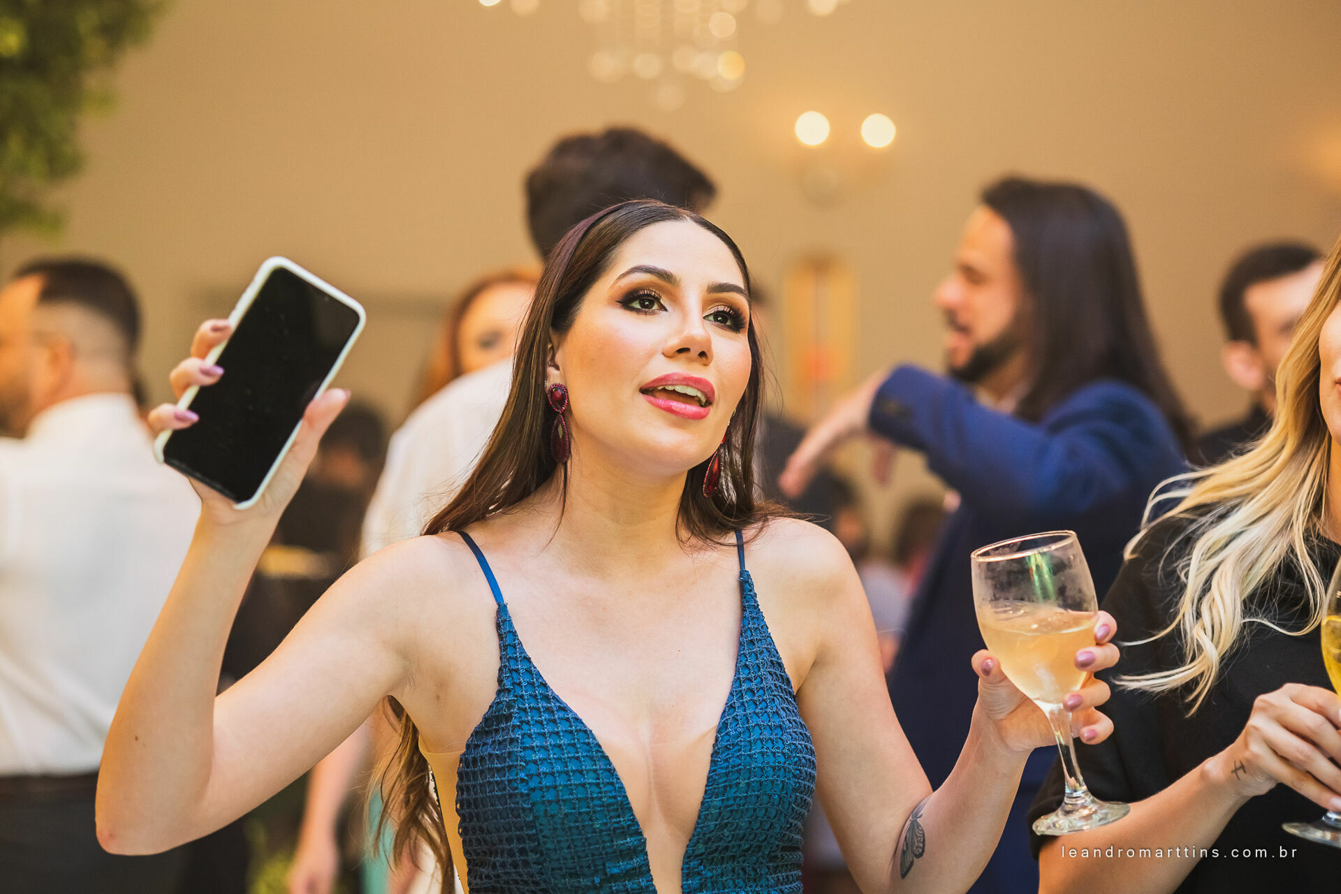 Casamento Thayna e Fernando no espaço Casa Évora Eventos