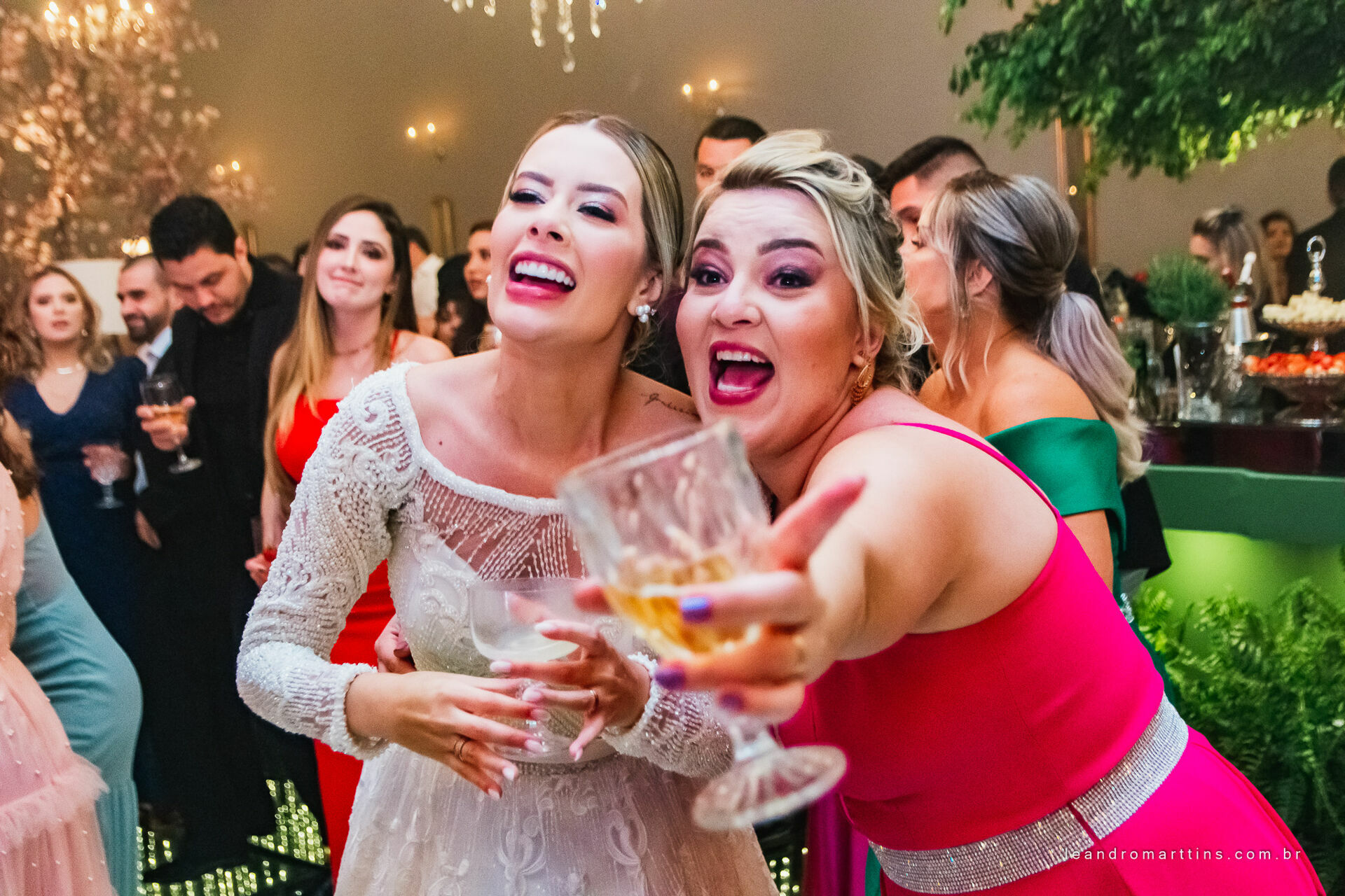 Casamento Thayna e Fernando no espaço Casa Évora Eventos