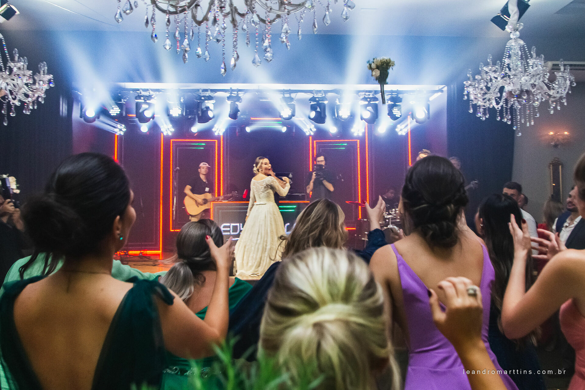 Casamento Thayna e Fernando no espaço Casa Évora Eventos