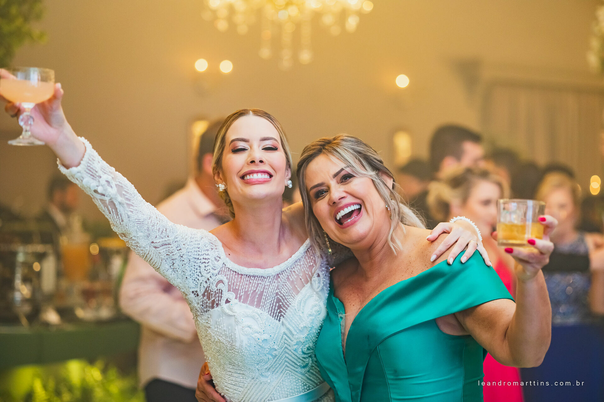 Casamento Thayna e Fernando no espaço Casa Évora Eventos