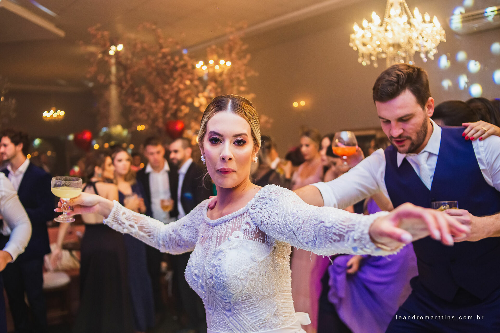Casamento Thayna e Fernando no espaço Casa Évora Eventos