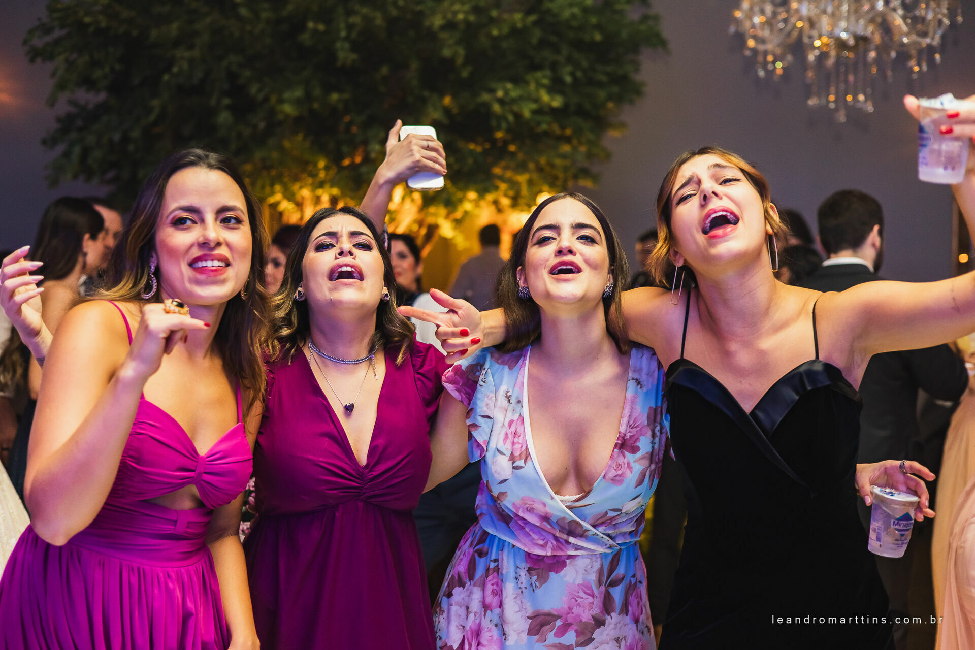 Casamento Thayna e Fernando no espaço Casa Évora Eventos