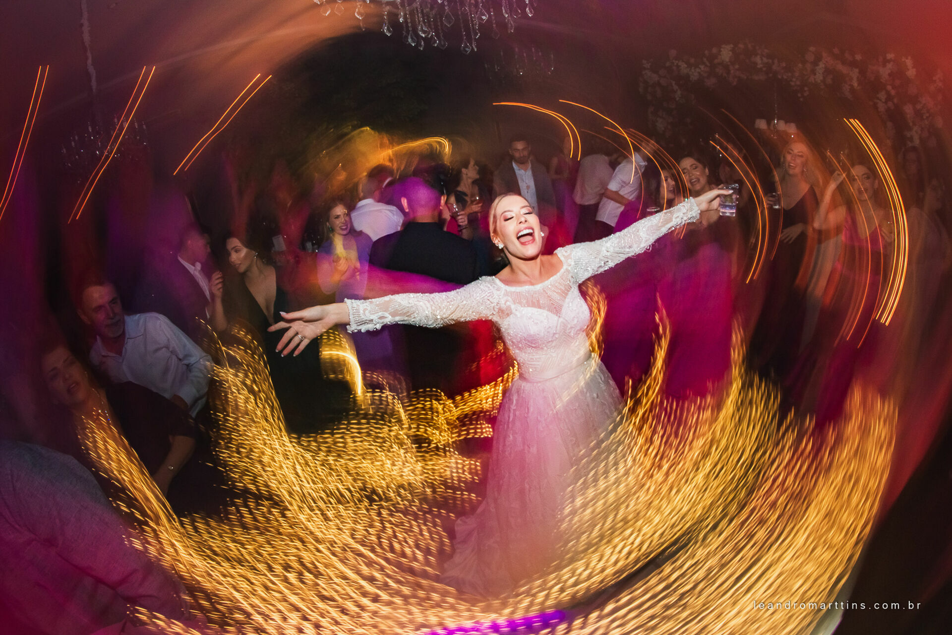 Casamento Thayna e Fernando no espaço Casa Évora Eventos