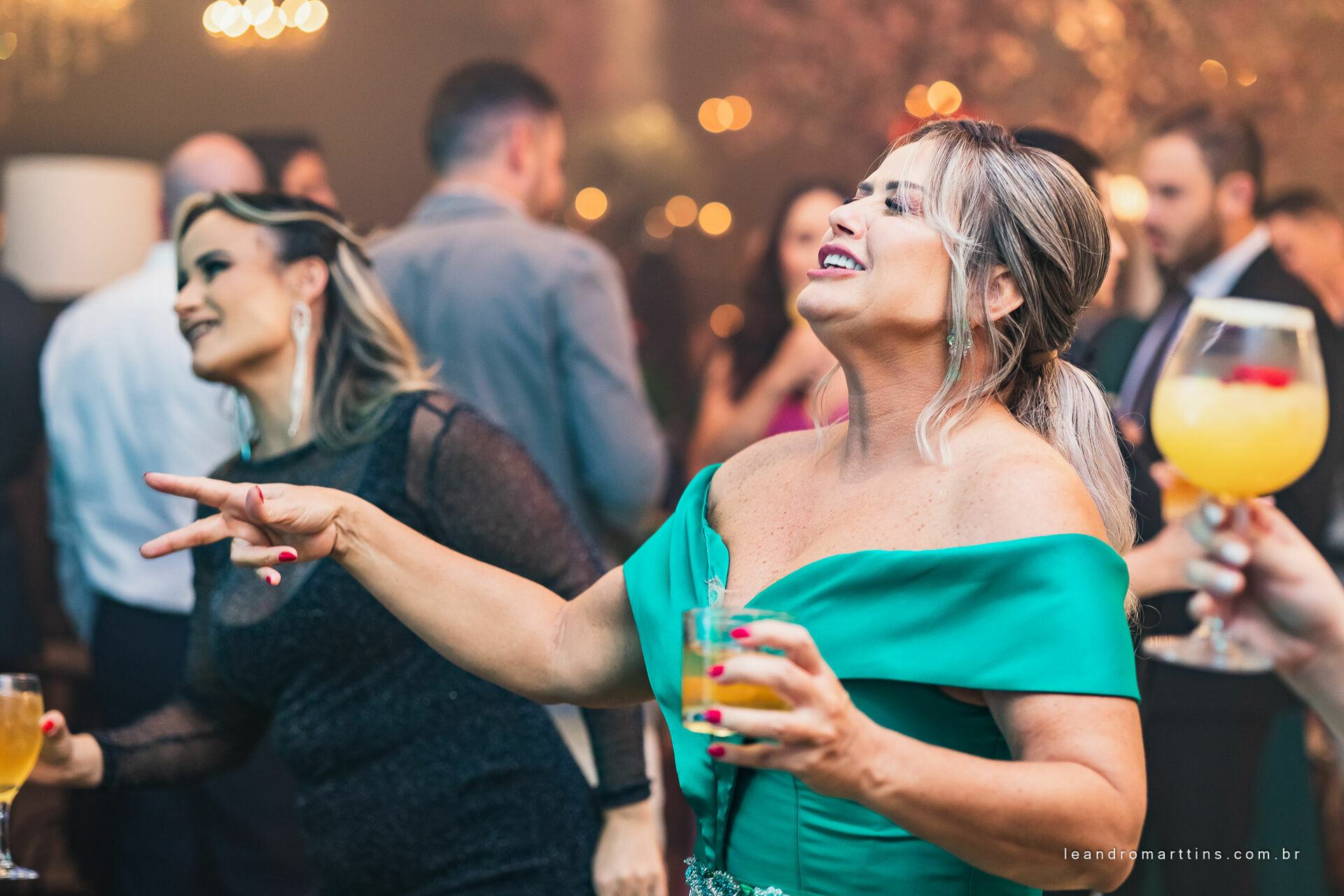 Casamento Thayna e Fernando no espaço Casa Évora Eventos