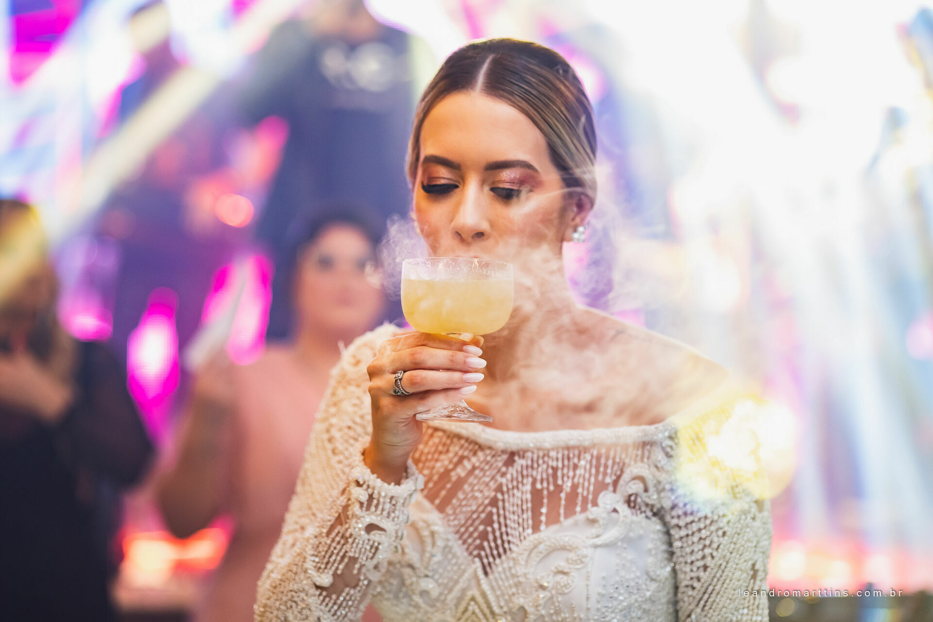 Casamento Thayna e Fernando no espaço Casa Évora Eventos
