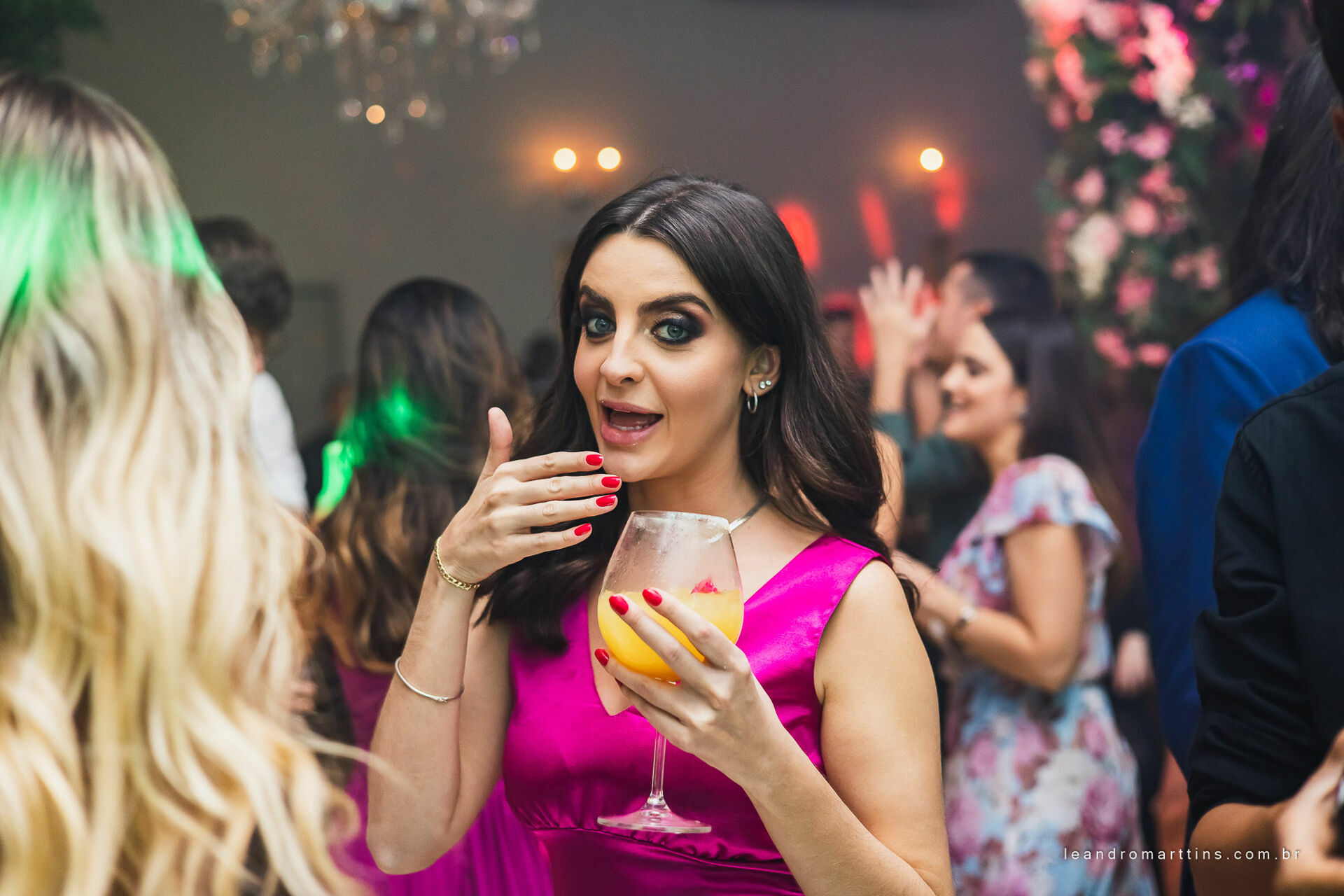 Casamento Thayna e Fernando no espaço Casa Évora Eventos