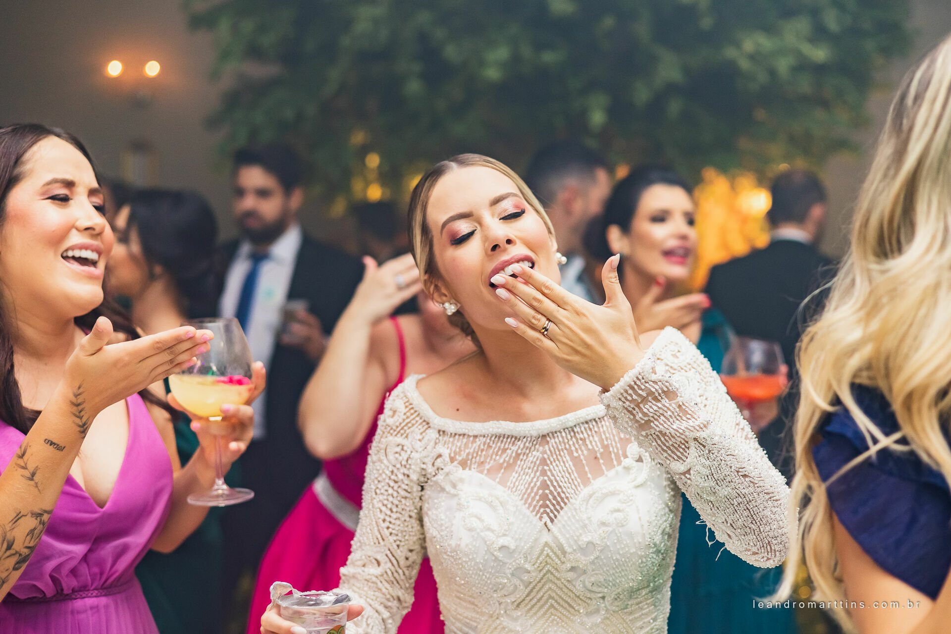 Casamento Thayna e Fernando no espaço Casa Évora Eventos