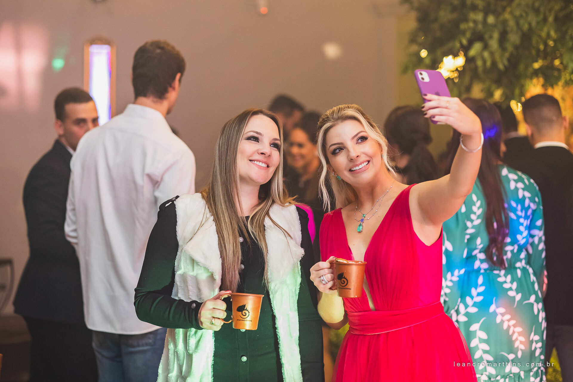 Casamento Thayna e Fernando no espaço Casa Évora Eventos