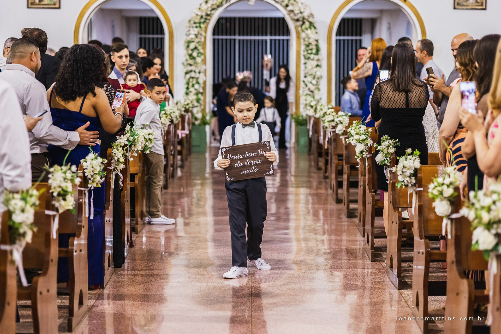 Casamento Viviane e Alexandre no espaço Fauze Karam Buffet