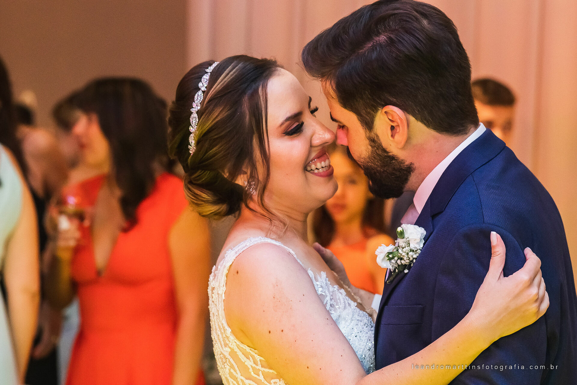 Casamento Mariana e Mikhail no espaço Casa Évora Eventos