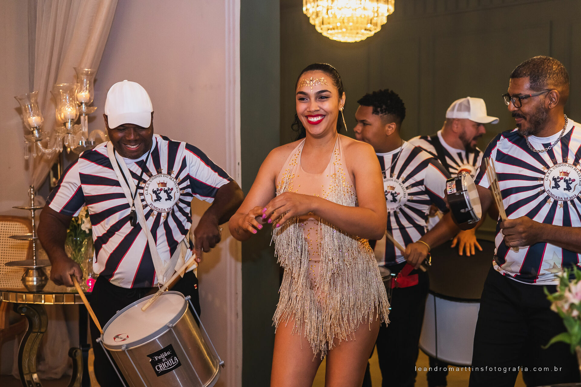 Casamento Mariana e Mikhail no espaço Casa Évora Eventos