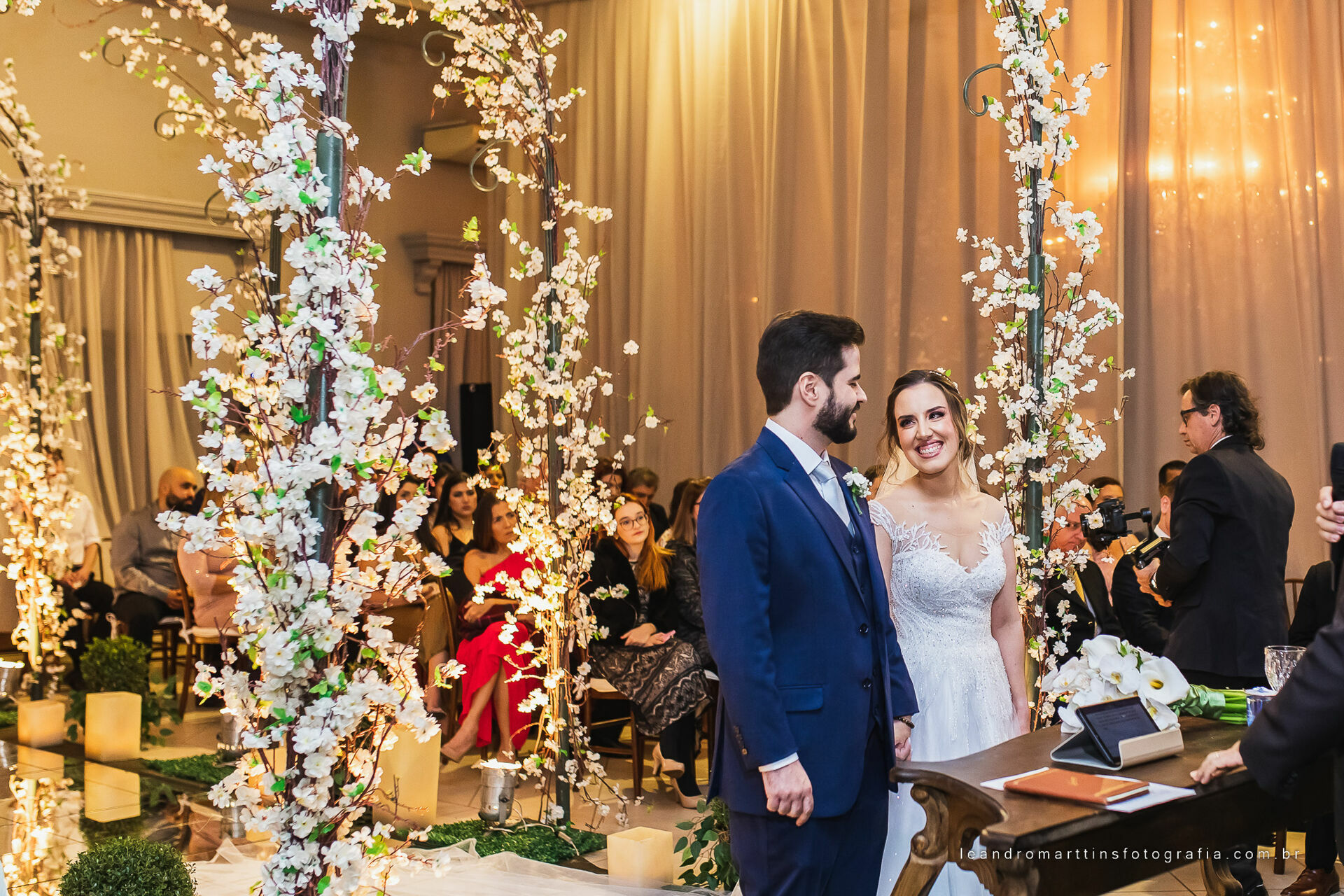 Casamento Mariana e Mikhail no espaço Casa Évora Eventos