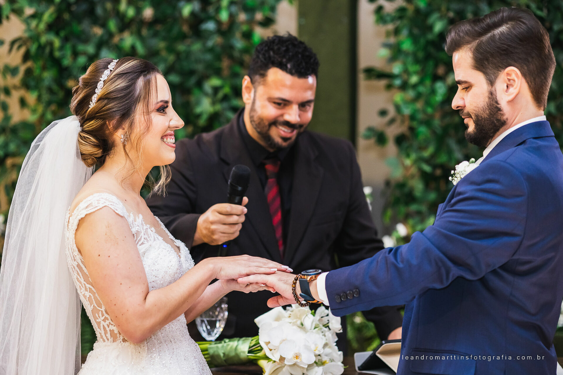 Casamento Mariana e Mikhail no espaço Casa Évora Eventos