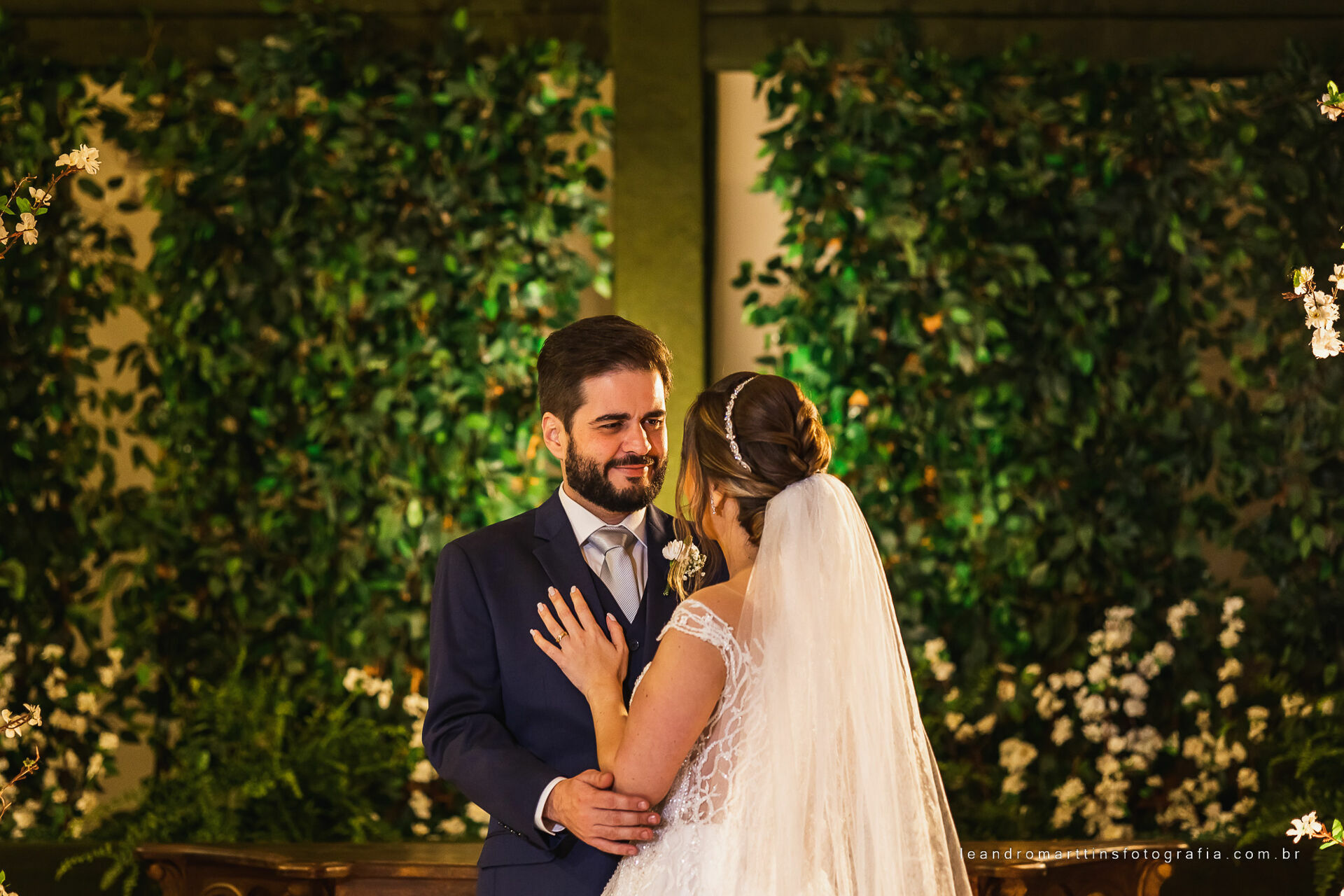 Casamento Mariana e Mikhail no espaço Casa Évora Eventos