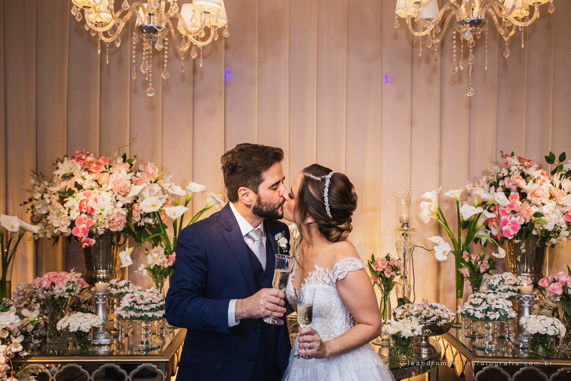 Casamento Mariana e Mikhail no espaço Casa Évora Eventos