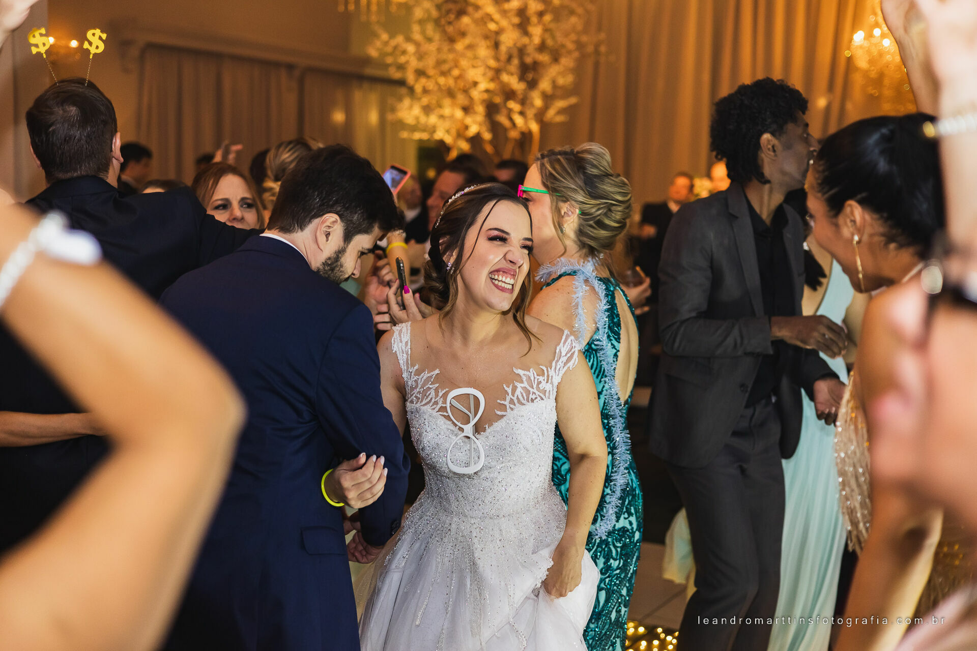 Casamento Mariana e Mikhail no espaço Casa Évora Eventos