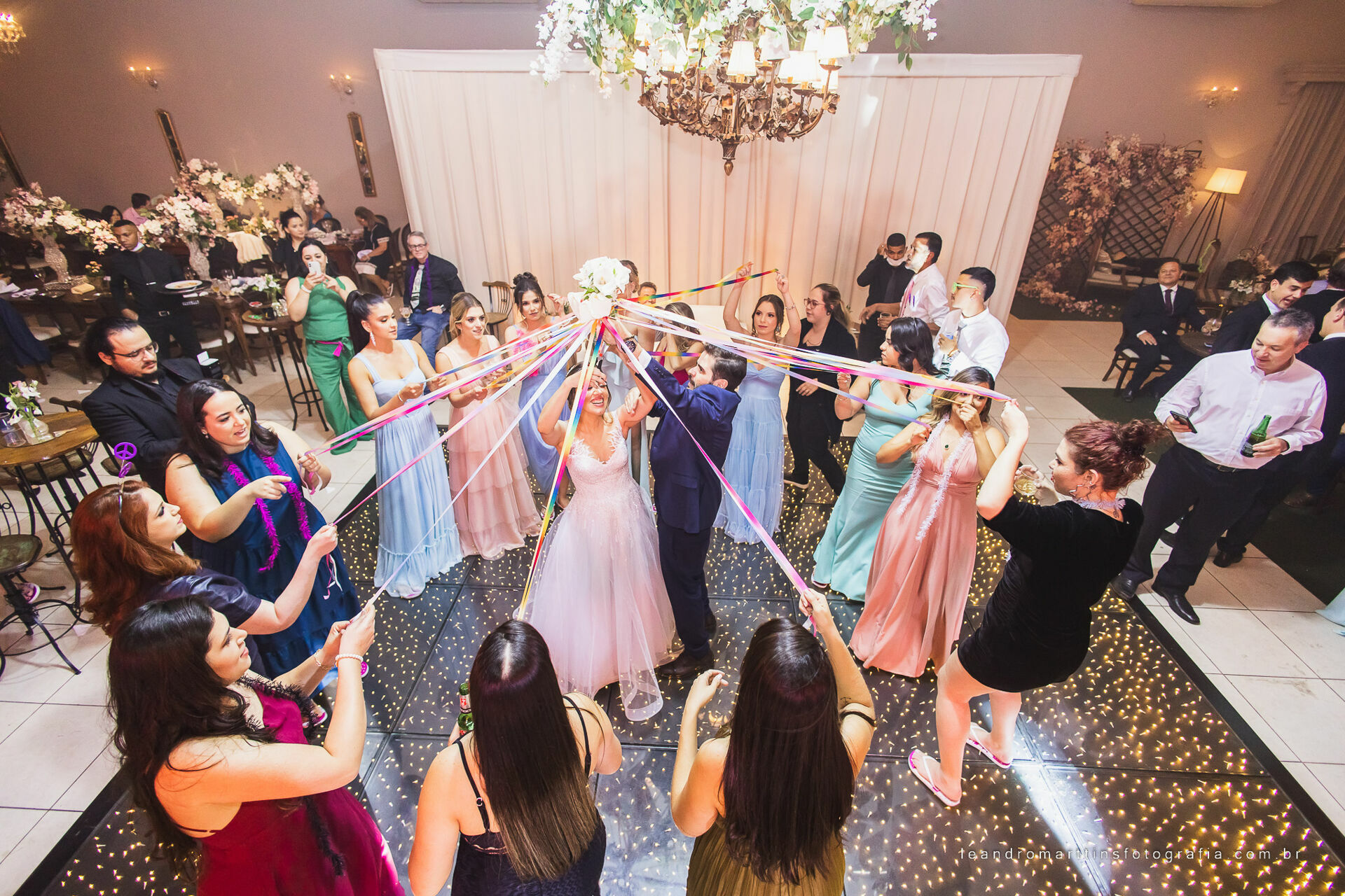 Casamento Mariana e Mikhail no espaço Casa Évora Eventos