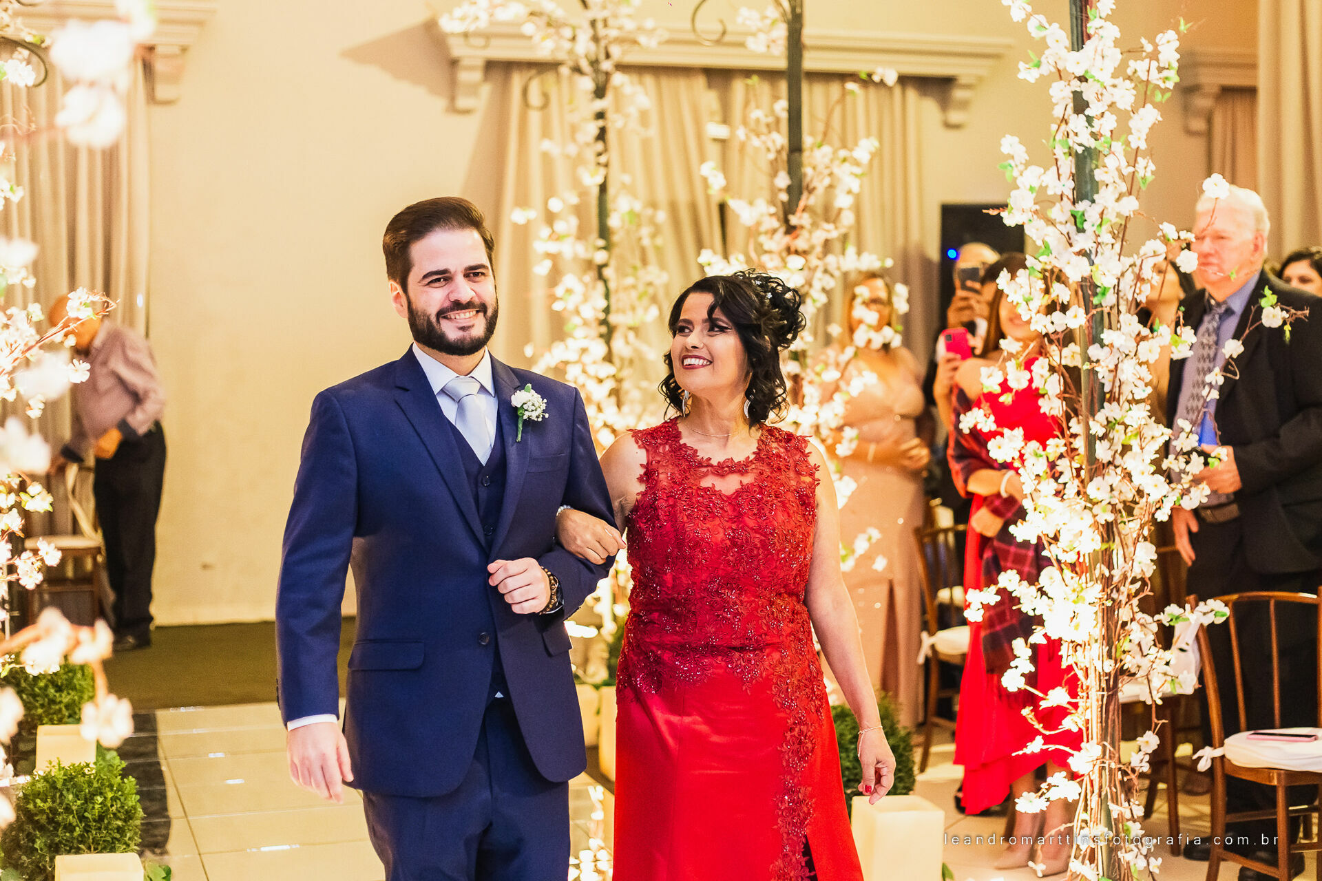 Casamento Mariana e Mikhail no espaço Casa Évora Eventos