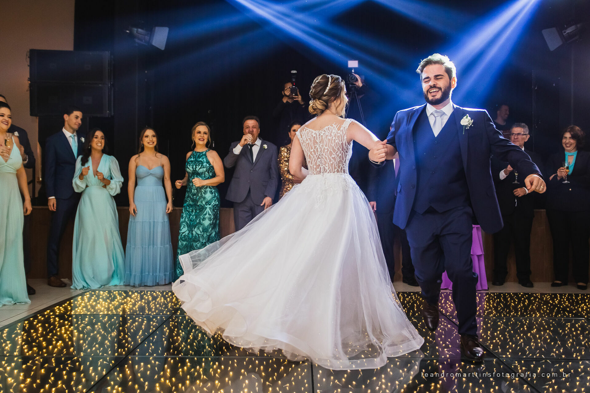 Casamento Mariana e Mikhail no espaço Casa Évora Eventos