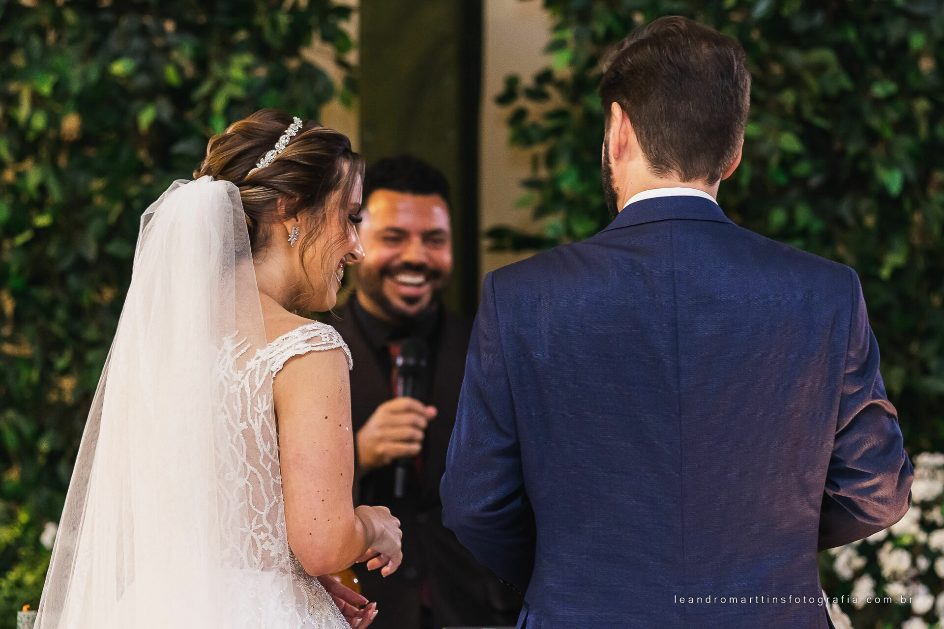 Casamento Mariana e Mikhail no espaço Casa Évora Eventos