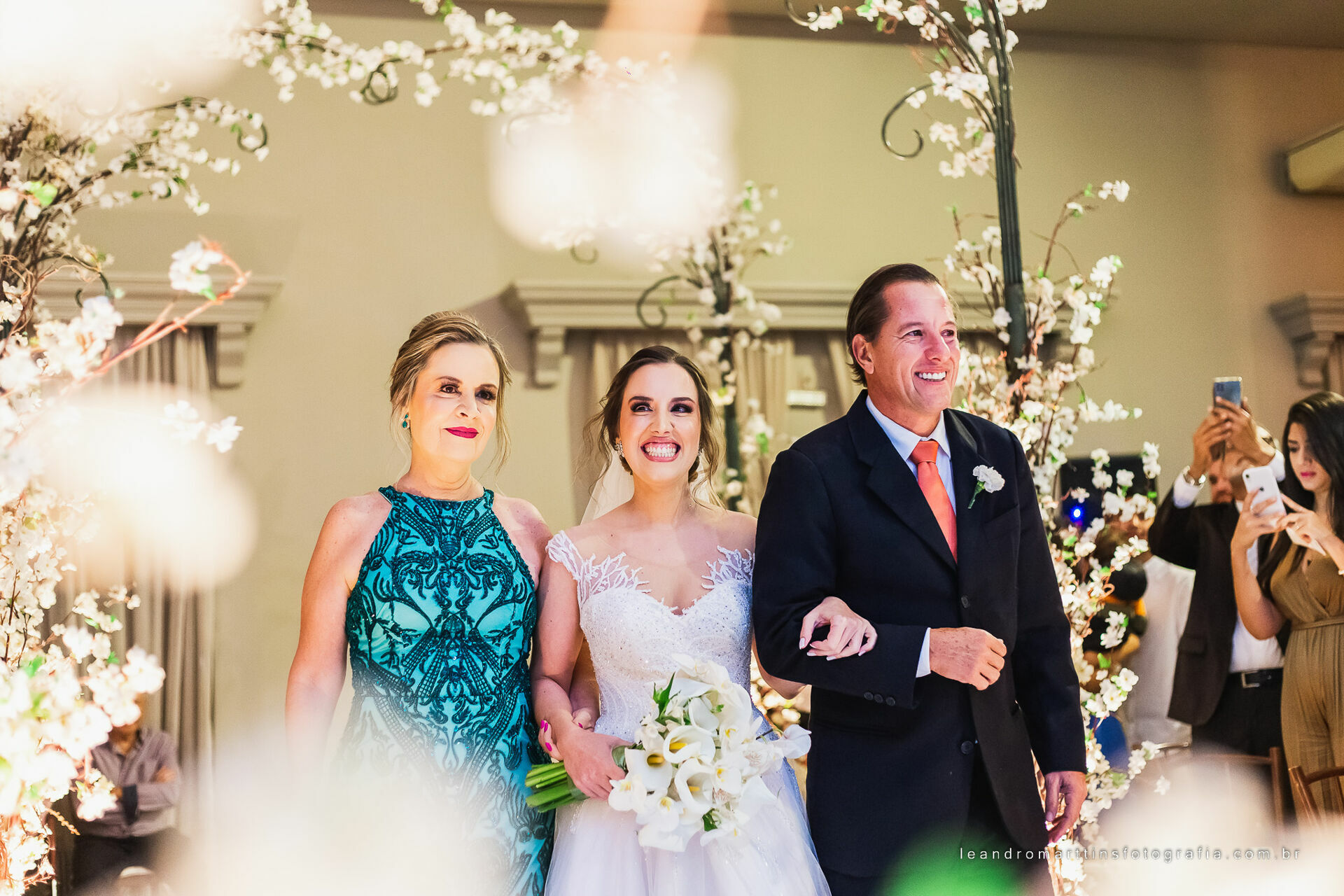 Casamento Mariana e Mikhail no espaço Casa Évora Eventos