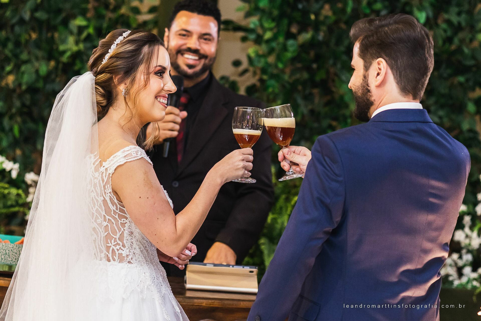 Casamento Mariana e Mikhail no espaço Casa Évora Eventos