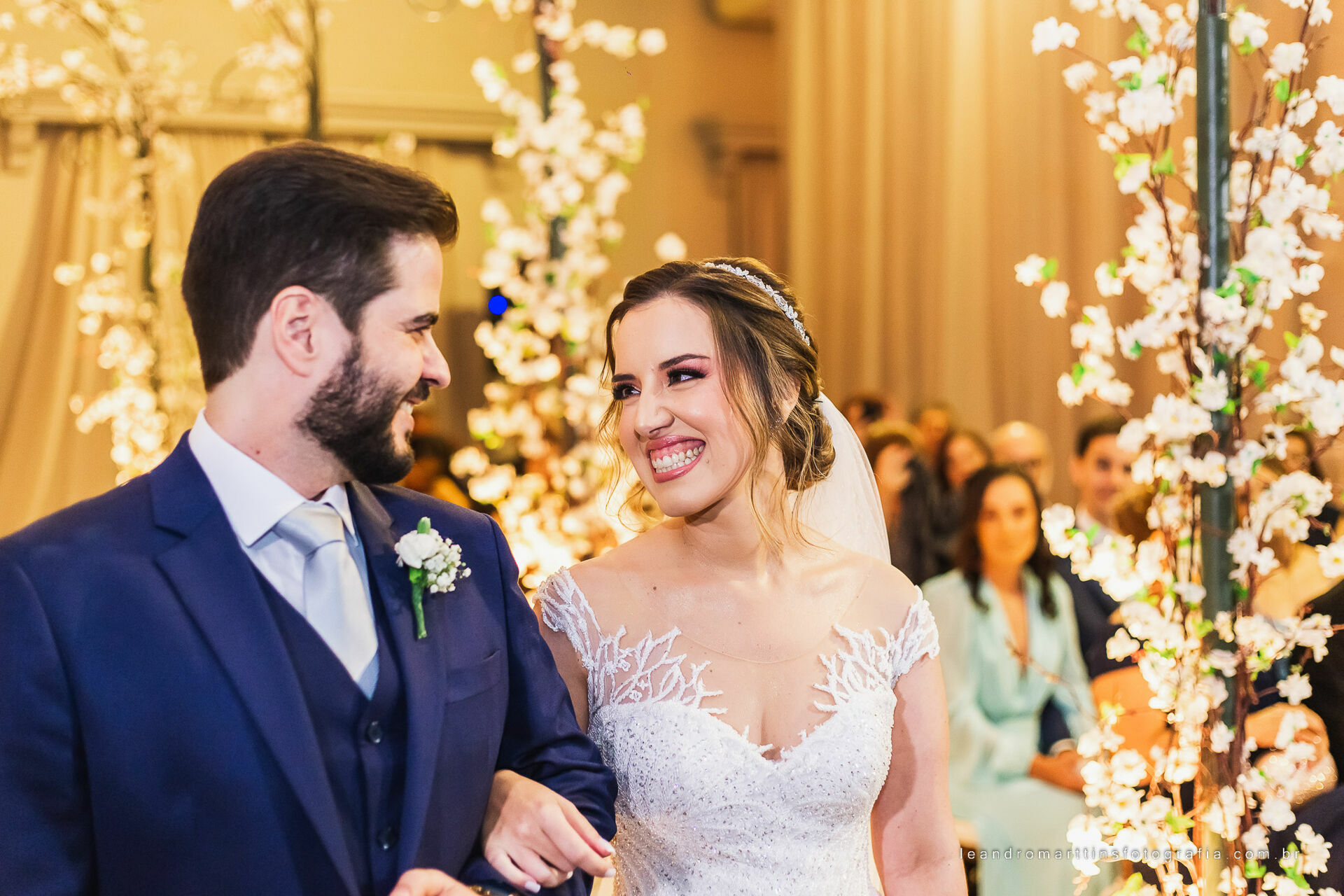 Casamento Mariana e Mikhail no espaço Casa Évora Eventos