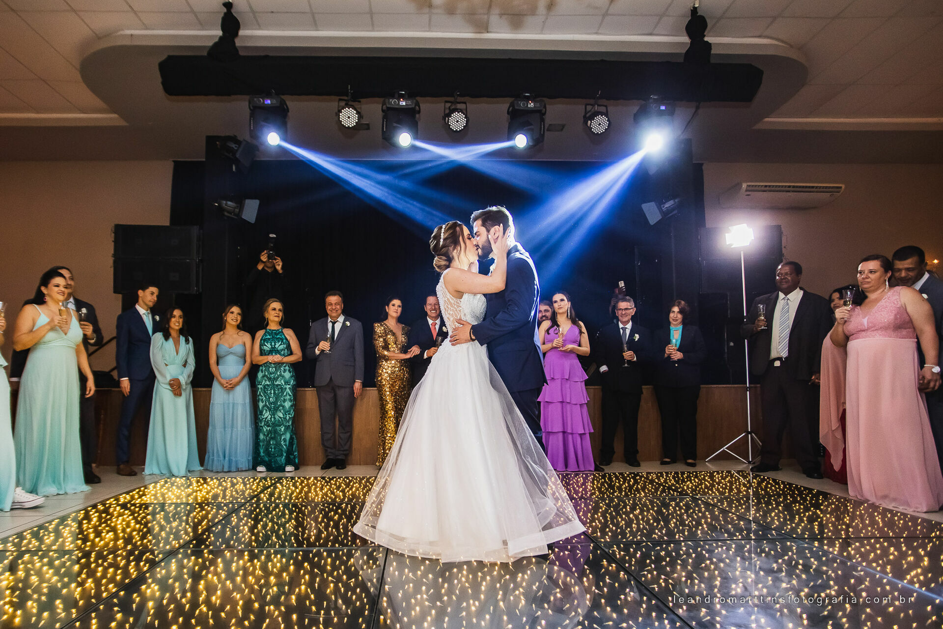 Casamento Mariana e Mikhail no espaço Casa Évora Eventos