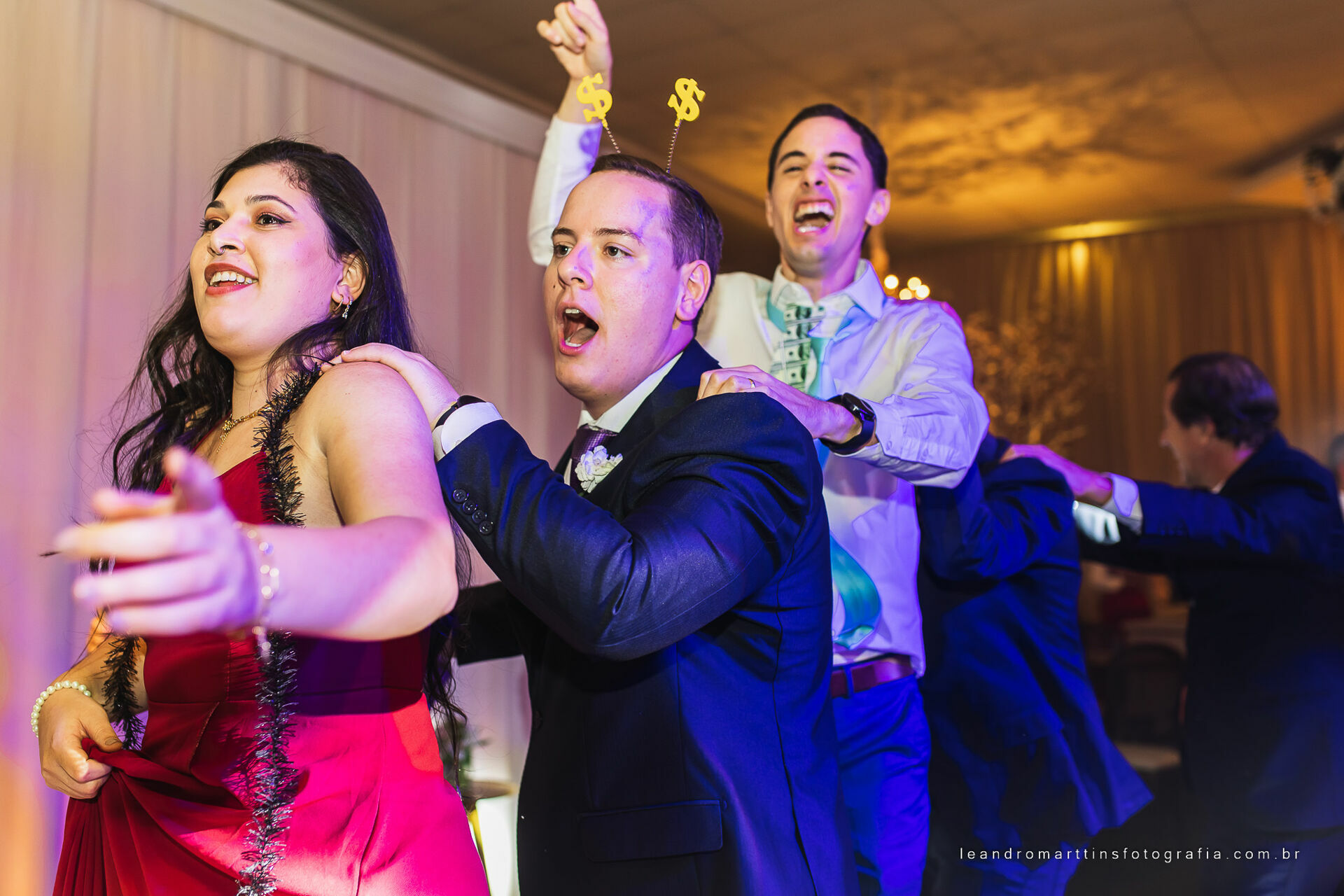 Casamento Mariana e Mikhail no espaço Casa Évora Eventos