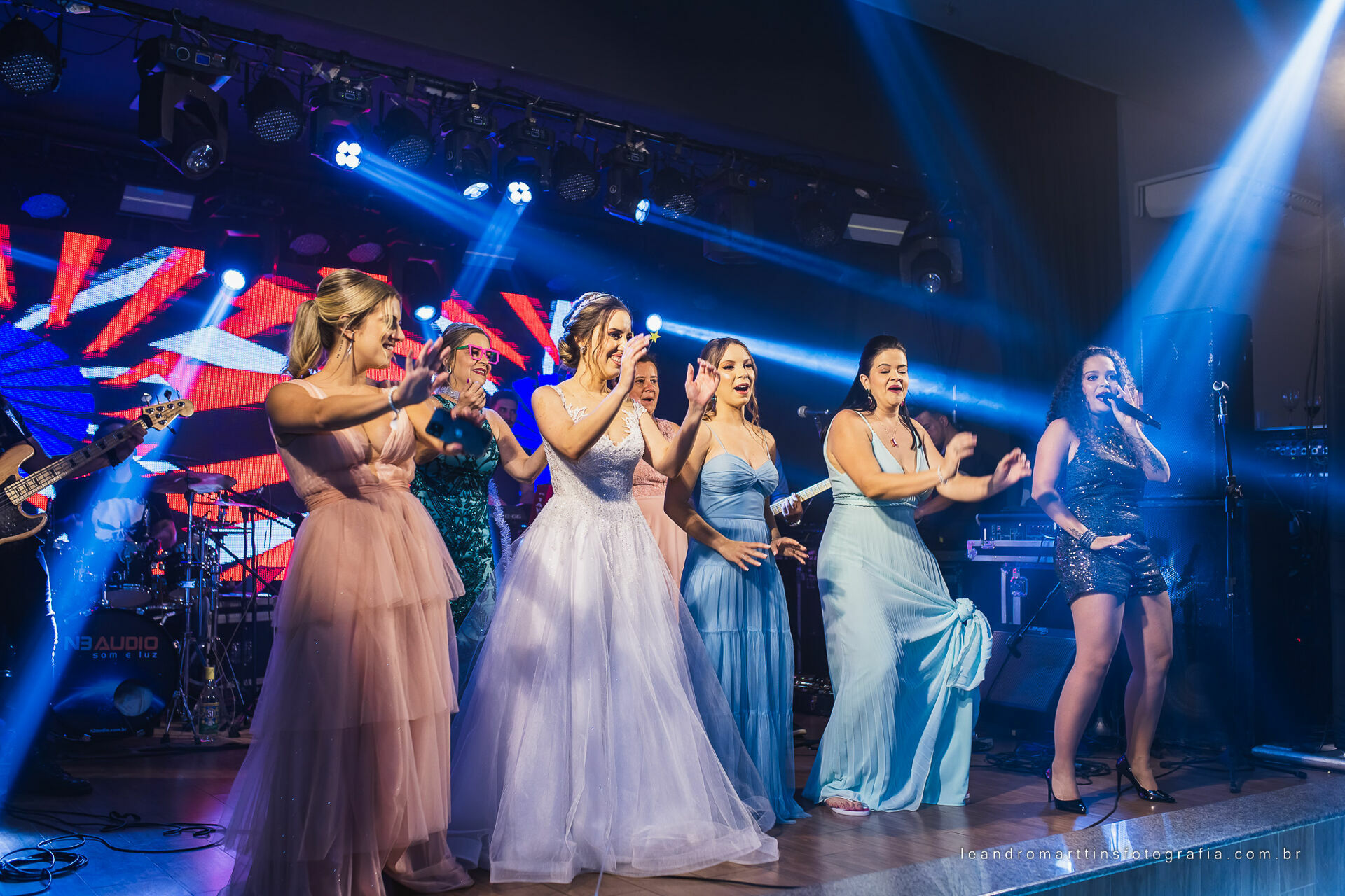 Casamento Mariana e Mikhail no espaço Casa Évora Eventos