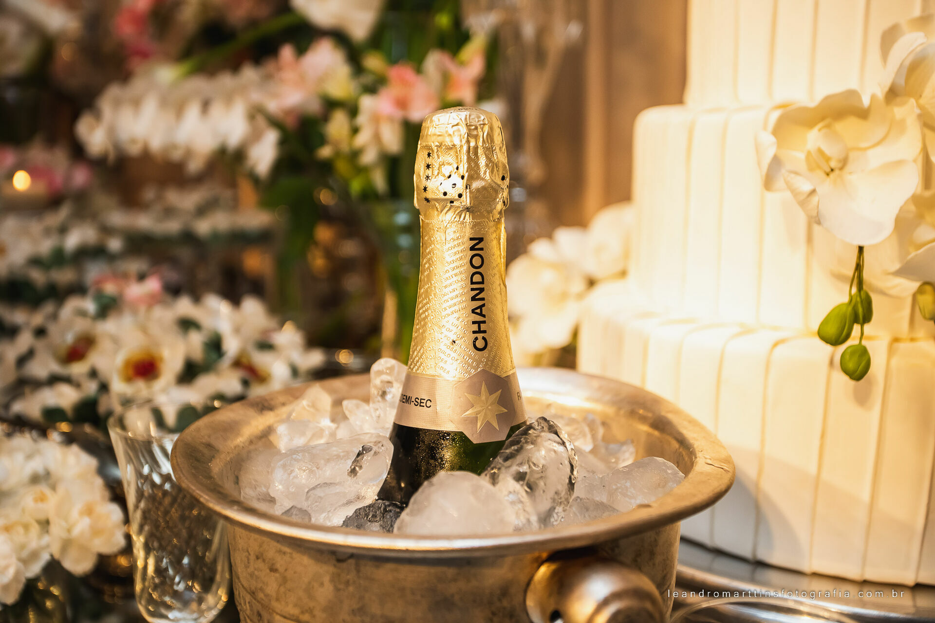 Casamento Mariana e Mikhail no espaço Casa Évora Eventos