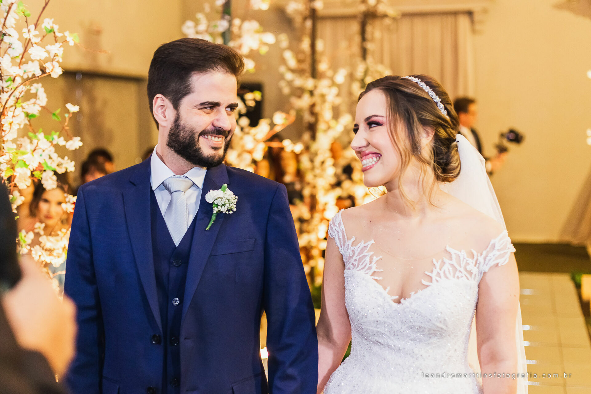 Casamento Mariana e Mikhail no espaço Casa Évora Eventos