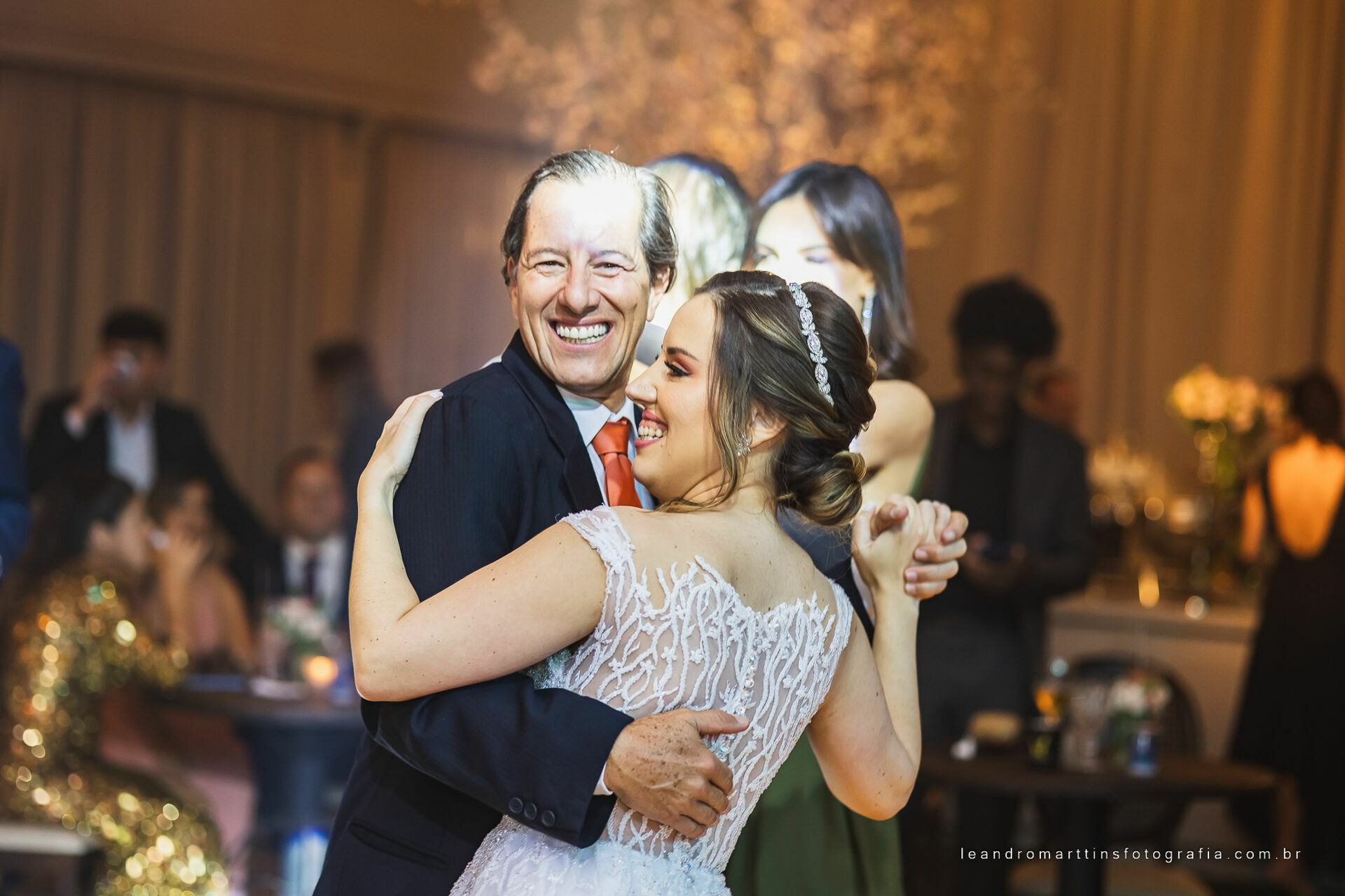 Casamento Mariana e Mikhail no espaço Casa Évora Eventos