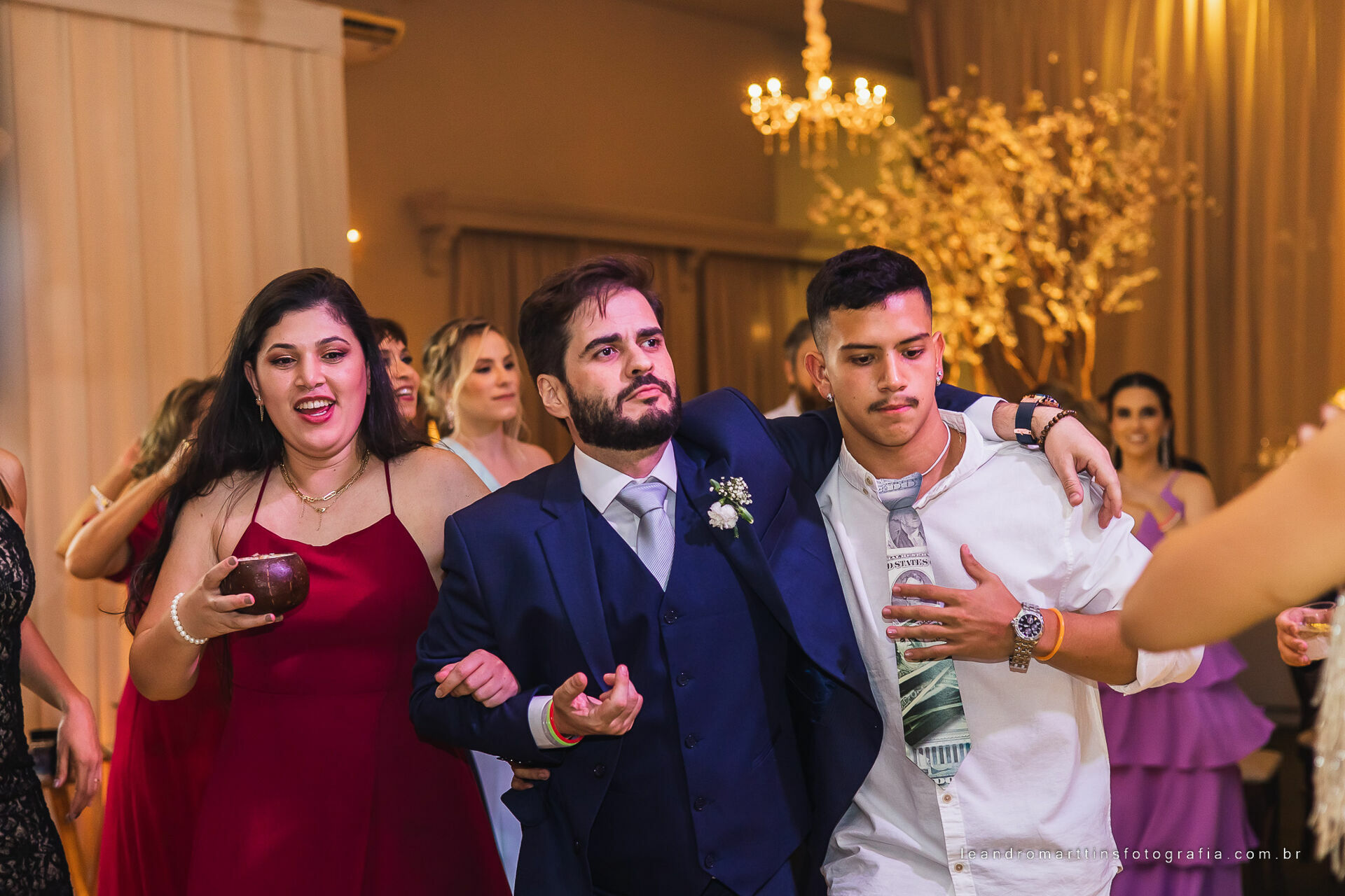 Casamento Mariana e Mikhail no espaço Casa Évora Eventos