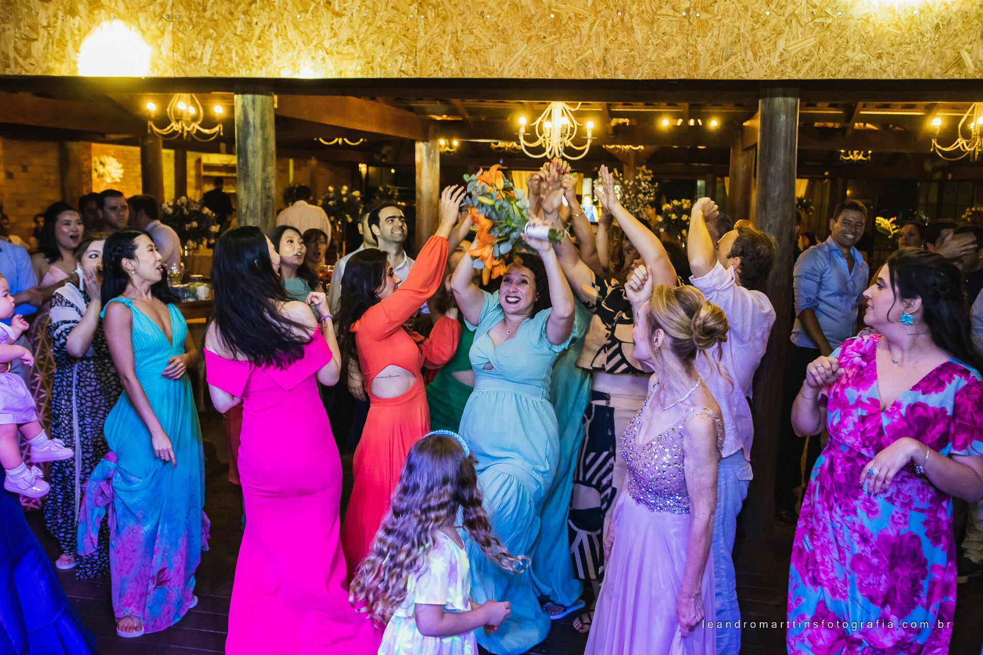 Casamento Juliana e Leonardo no espaço Casa Évora Eventos