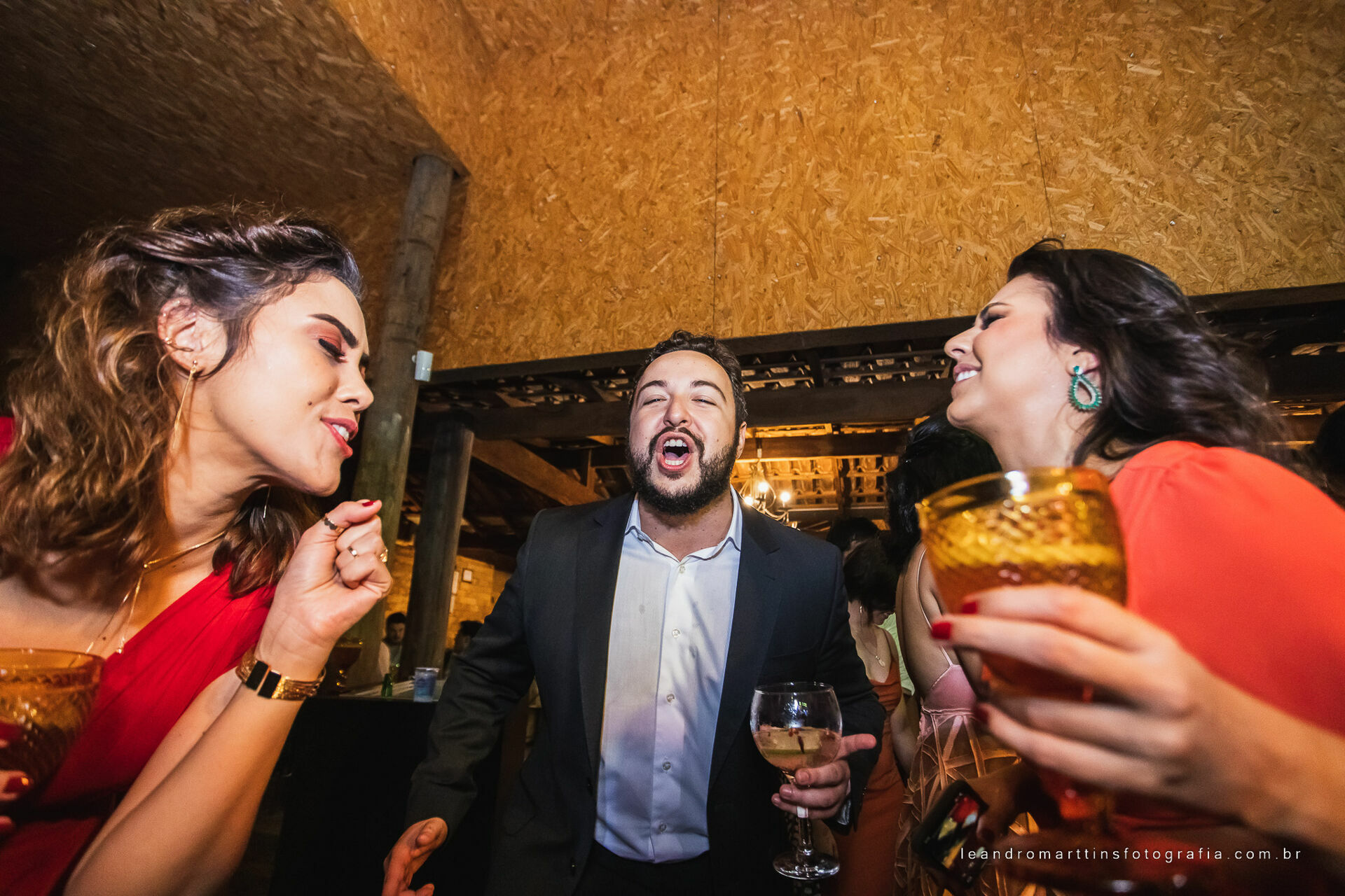 Casamento Juliana e Leonardo no espaço Casa Évora Eventos