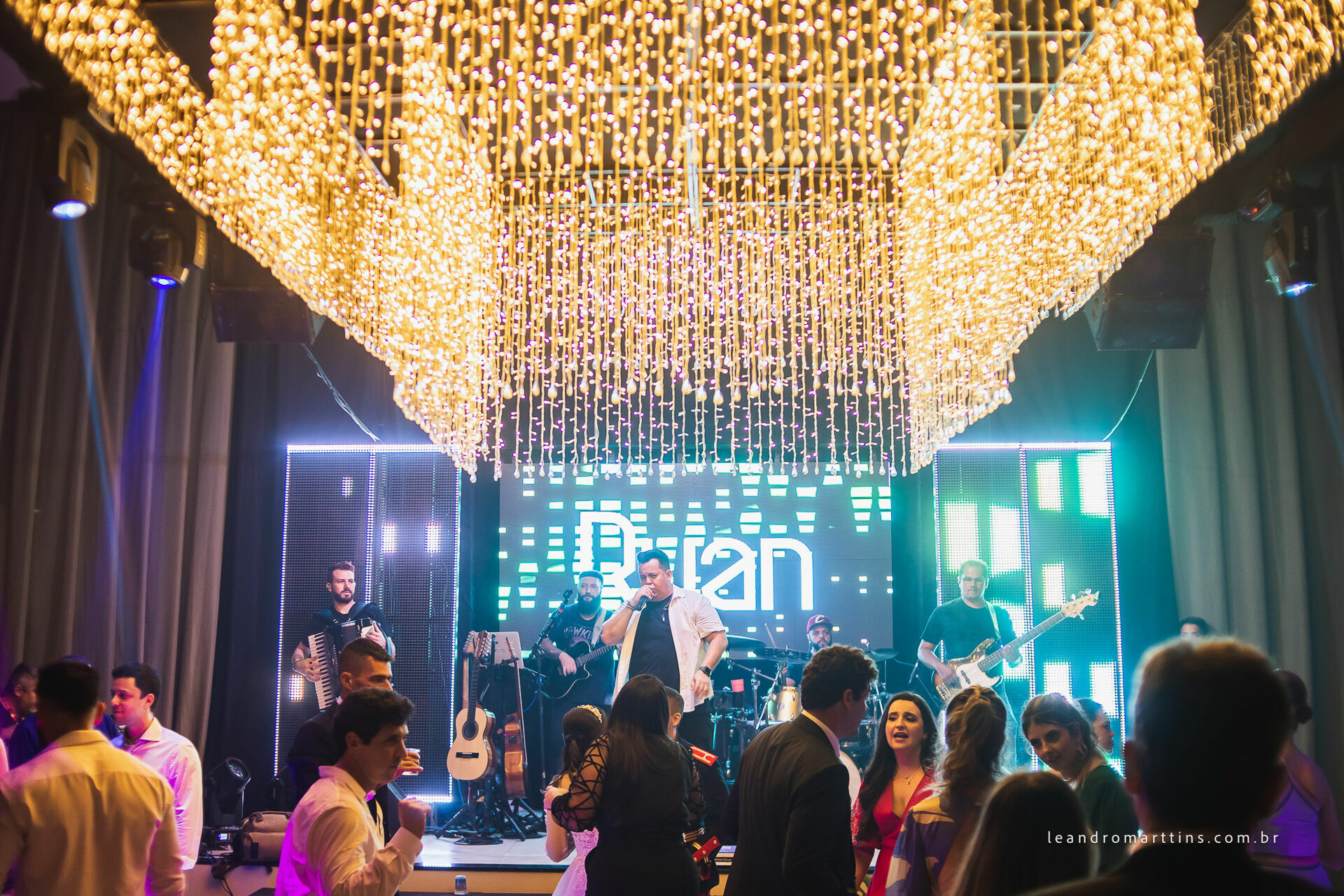 Casamento Sarah e Rafael no espaço Villa Romeu em José Bonifácio - SP