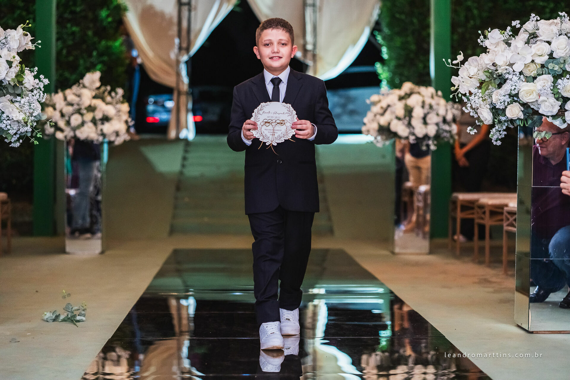 Casamento Renata e Alexsandro no espaço MariFestas em Guapiaçu