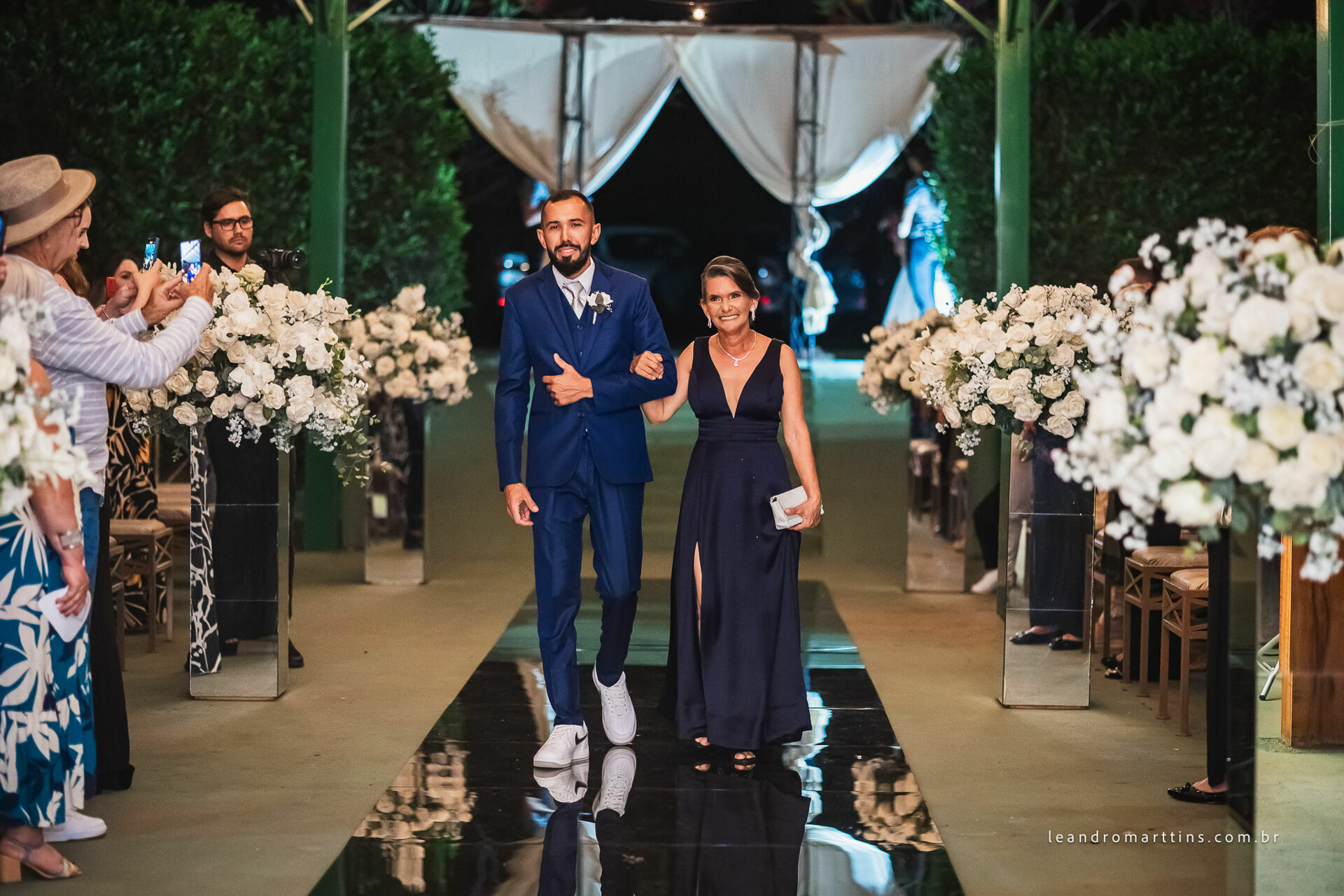 Casamento Renata e Alexsandro no espaço MariFestas em Guapiaçu