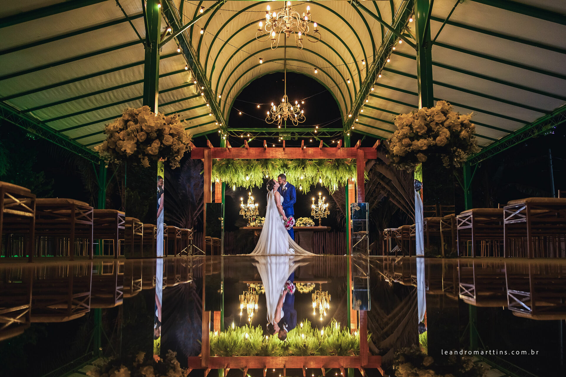 Casamento Renata e Alexsandro no espaço MariFestas em Guapiaçu