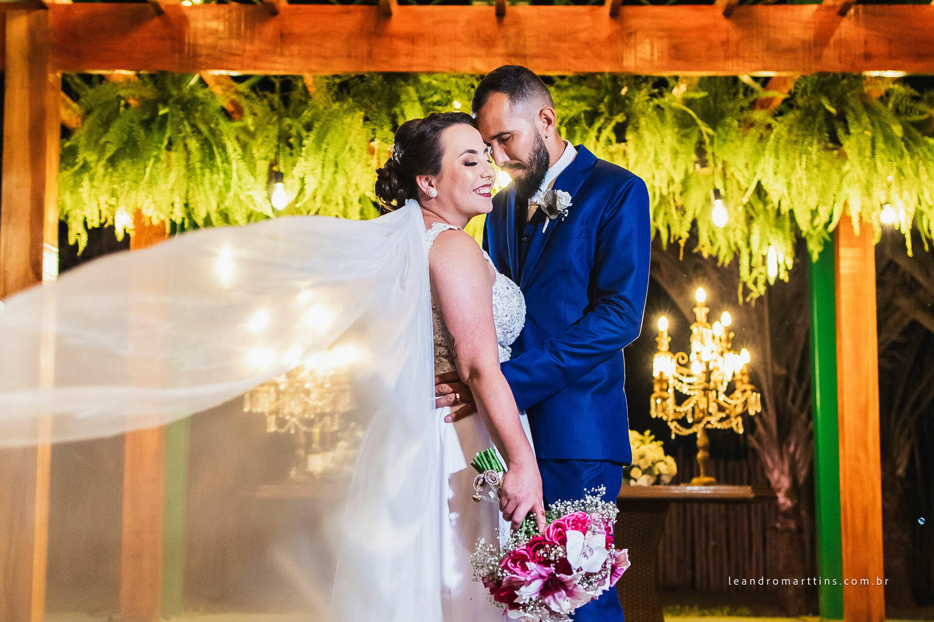 Casamento Renata e Alexsandro no espaço MariFestas em Guapiaçu
