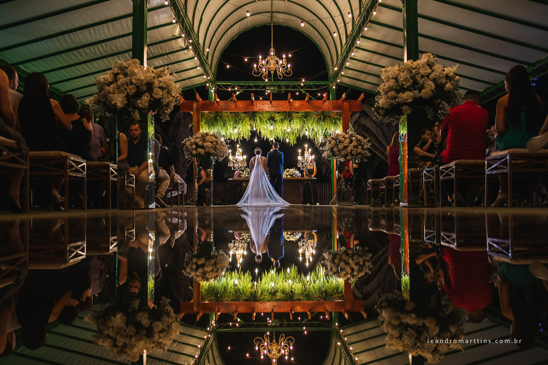 Casamento Renata e Alexsandro no espaço MariFestas em Guapiaçu