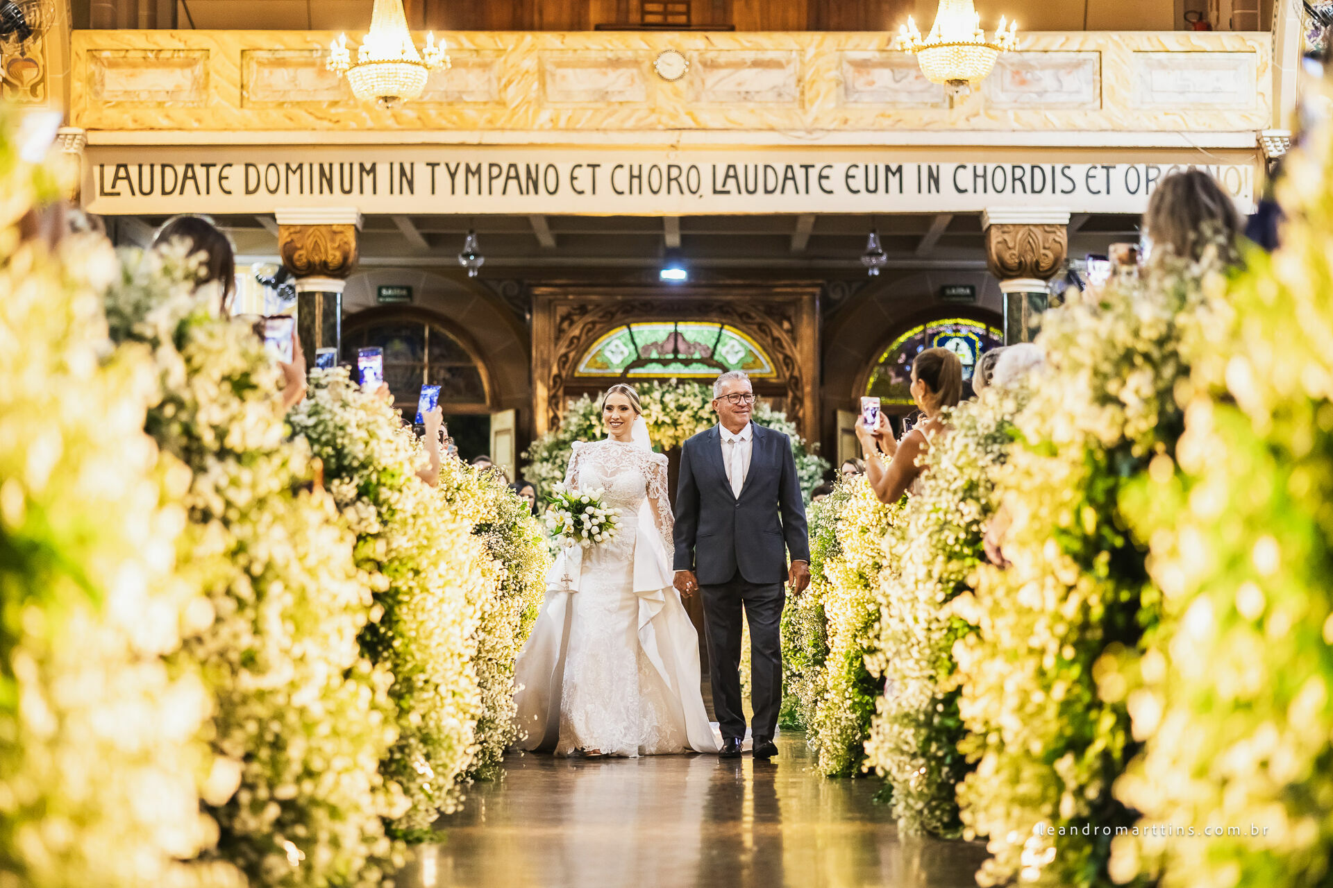 Casamento Mariana e Maurício no espaço Almeida Pires Buffet