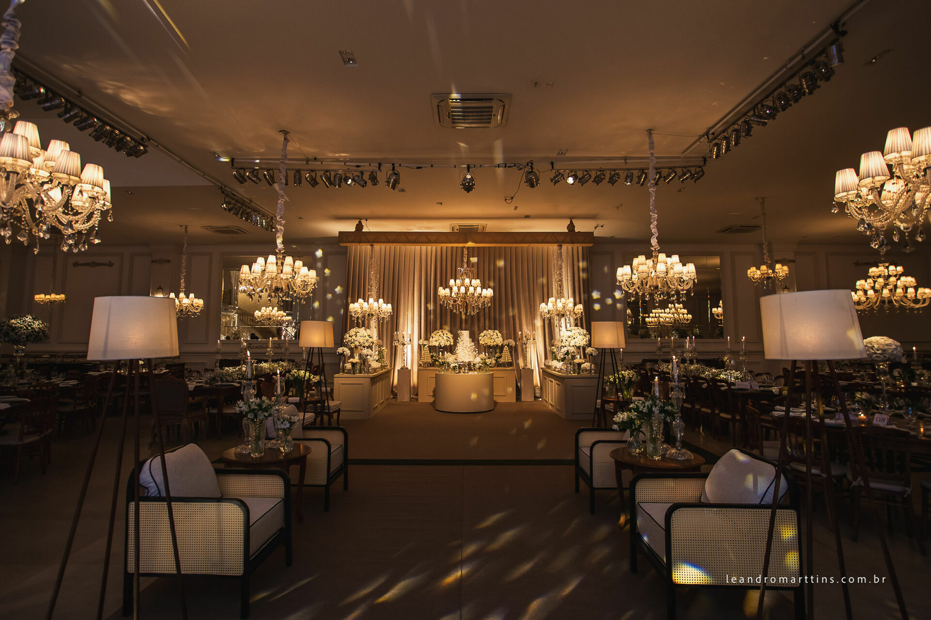 Casamento Júlia e Renan no espaço Almeida Pires Buffet