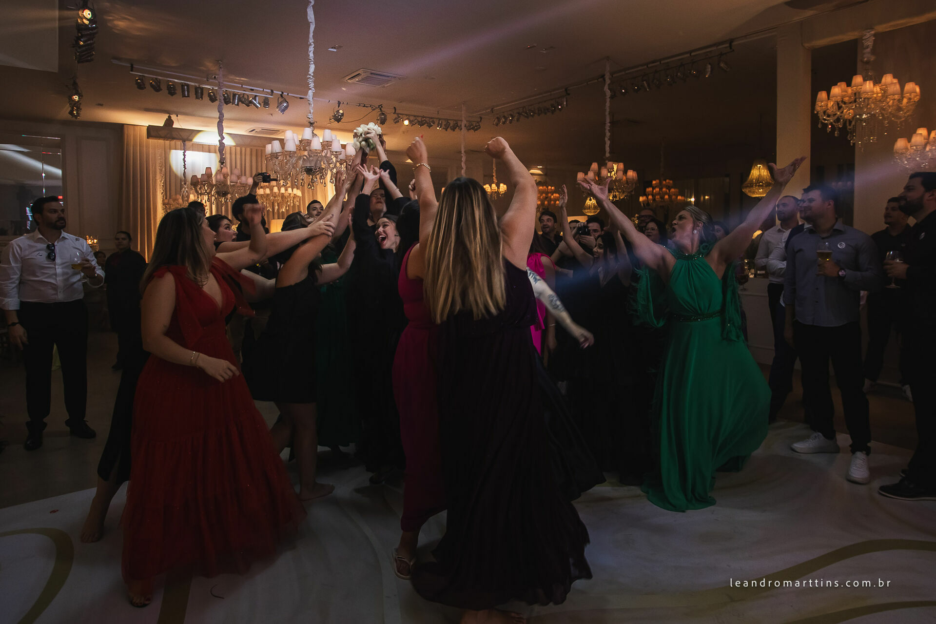 Casamento Júlia e Renan no espaço Almeida Pires Buffet