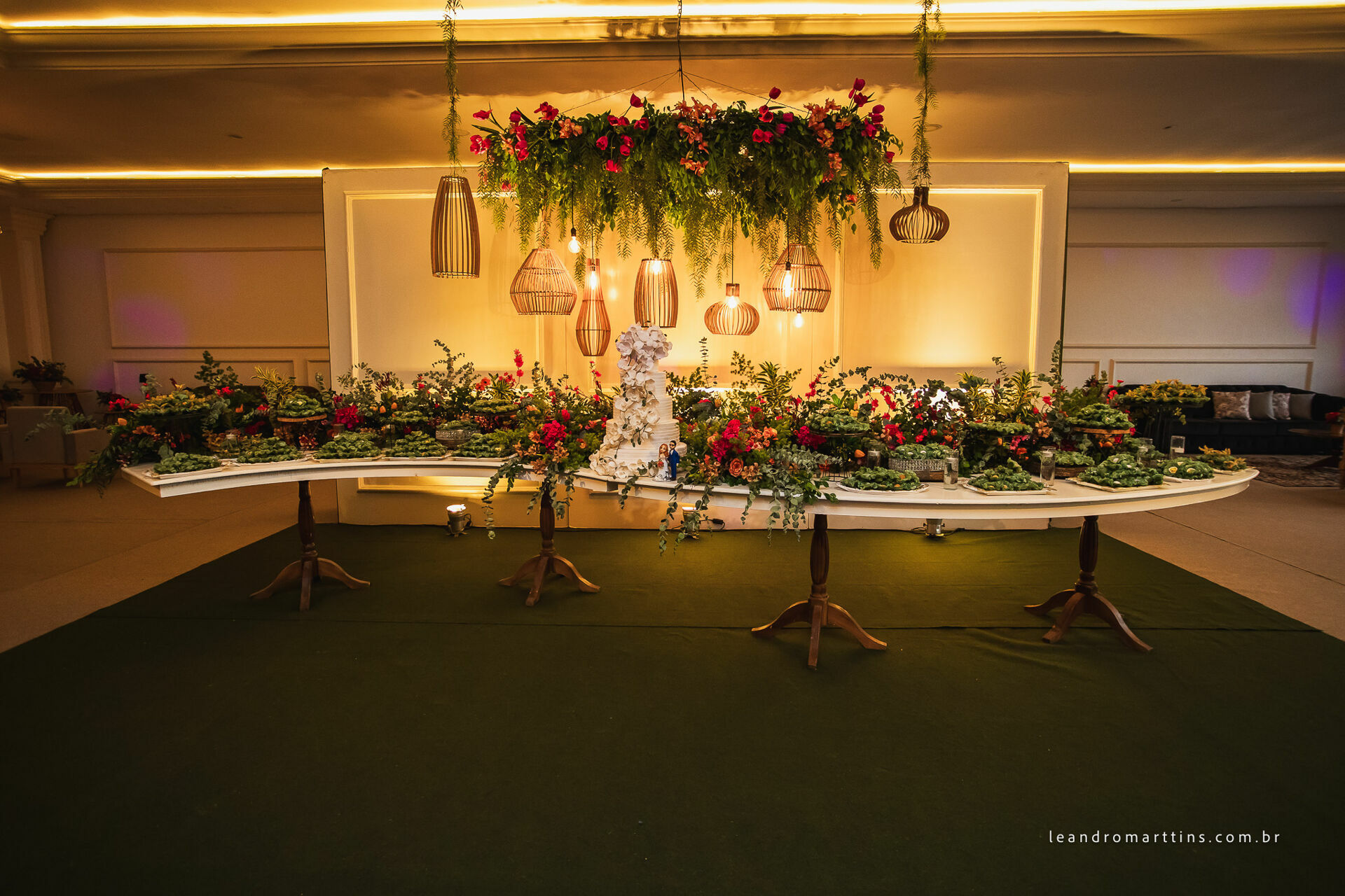 Casamento Letícia e Vinícius no espaço Monett Eventos