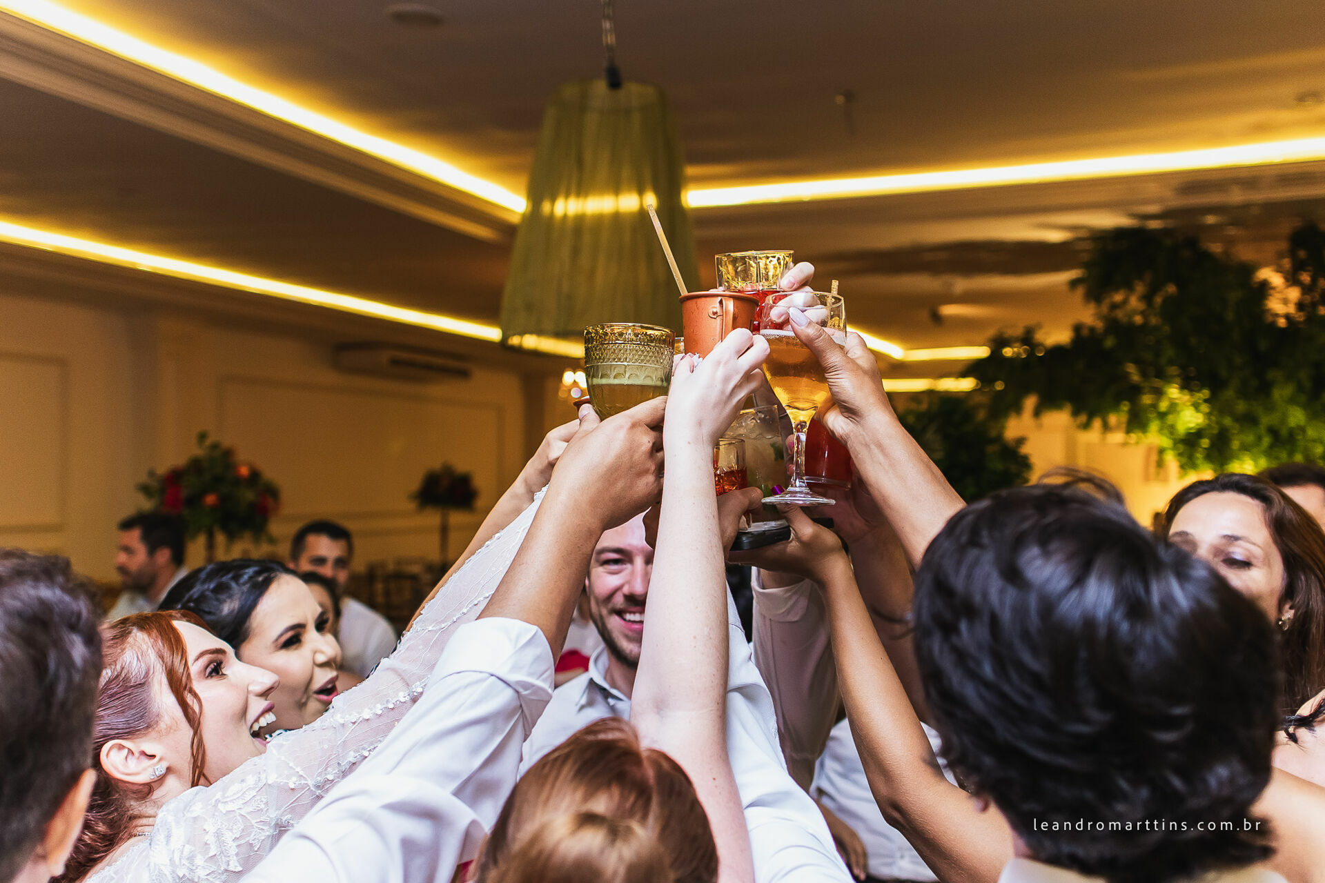 Casamento Letícia e Vinícius no espaço Monett Eventos