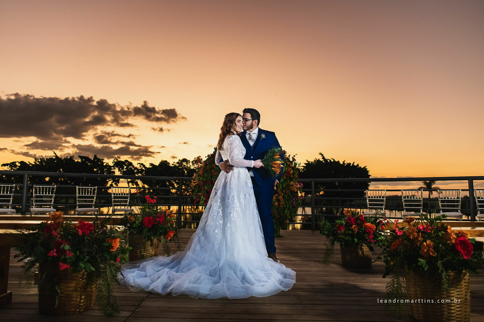 Casamento Letícia e Vinícius no espaço Monett Eventos