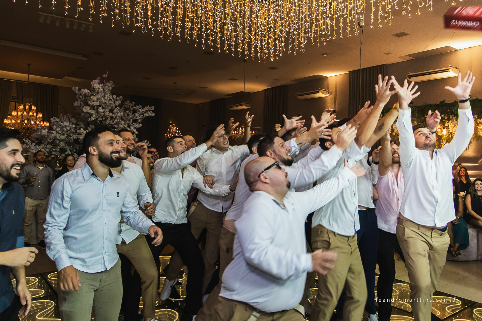 Casamento Thaís e Vitor no espaço Bella Faria Eventos