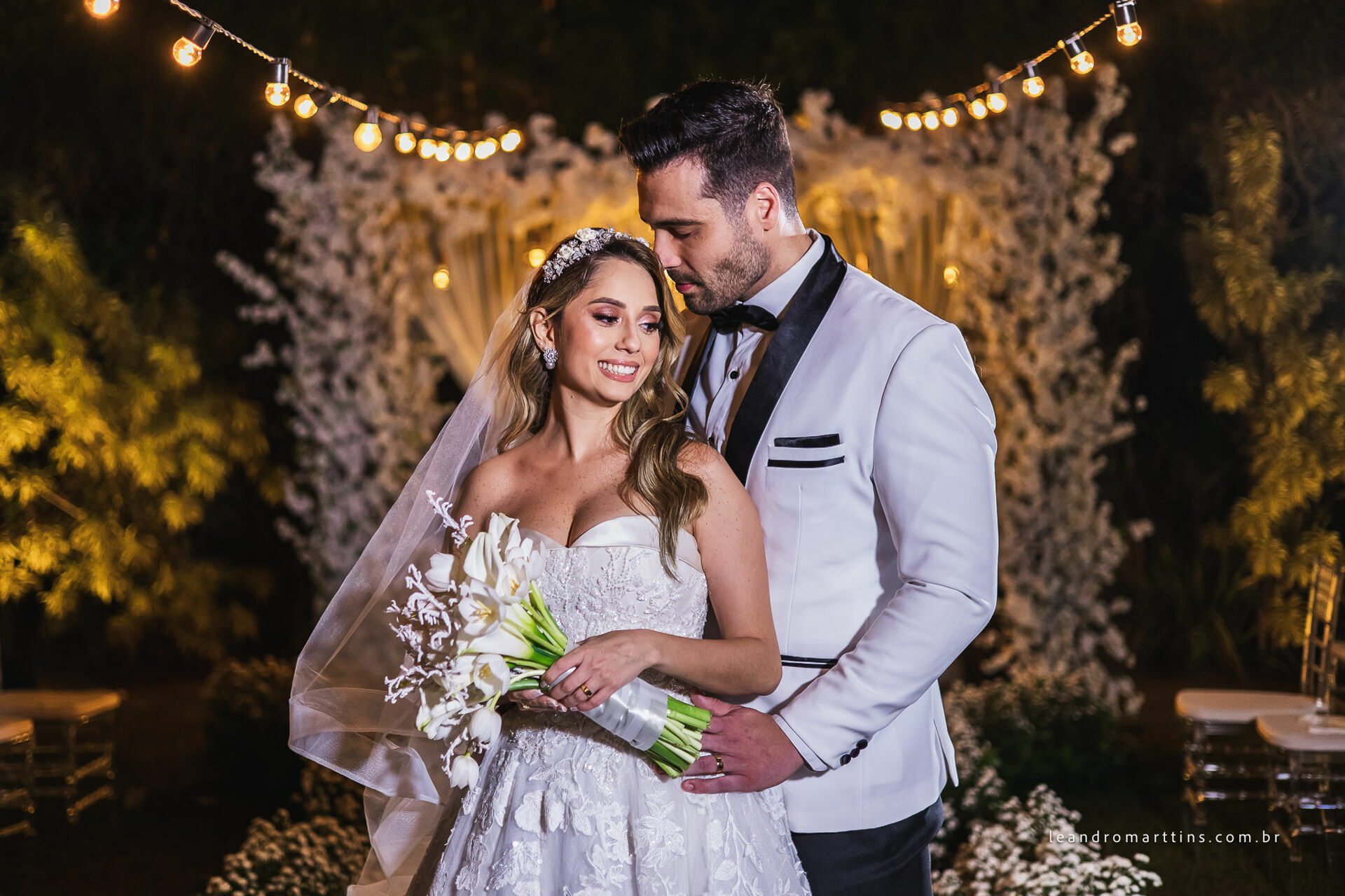 Casamento Thaís e Vitor no espaço Bella Faria Eventos
